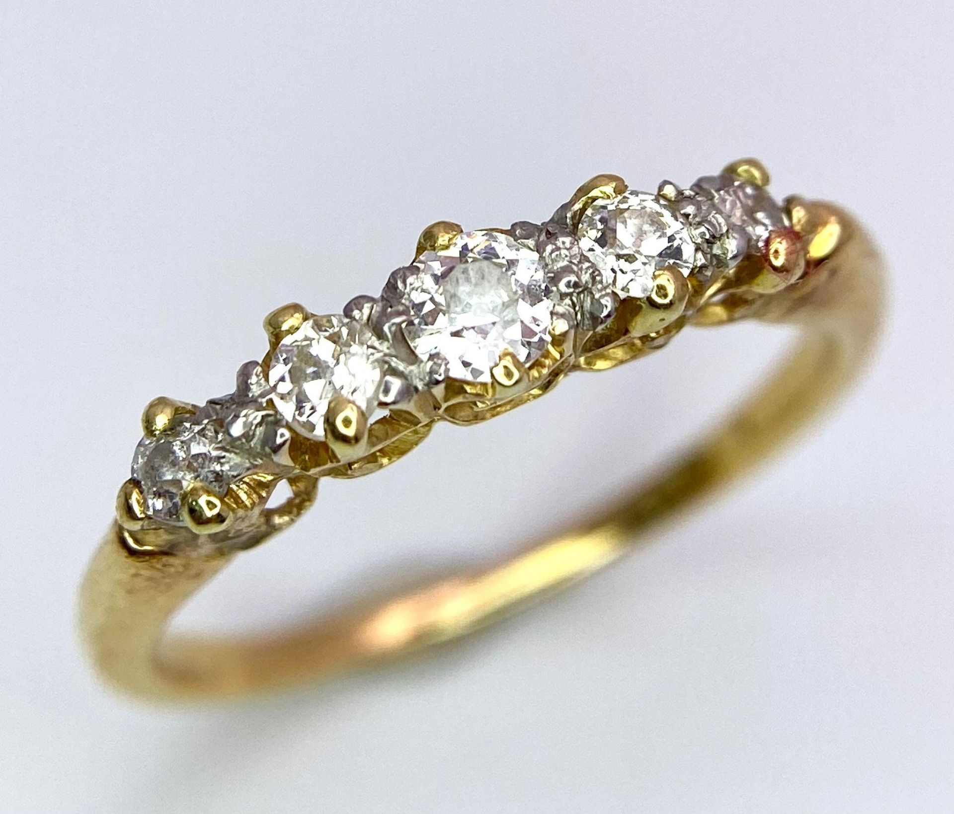 A Vintage 14K Yellow Gold Five Stone Diamond Ring. Size K/L. 2.2g total weight. - Bild 2 aus 4