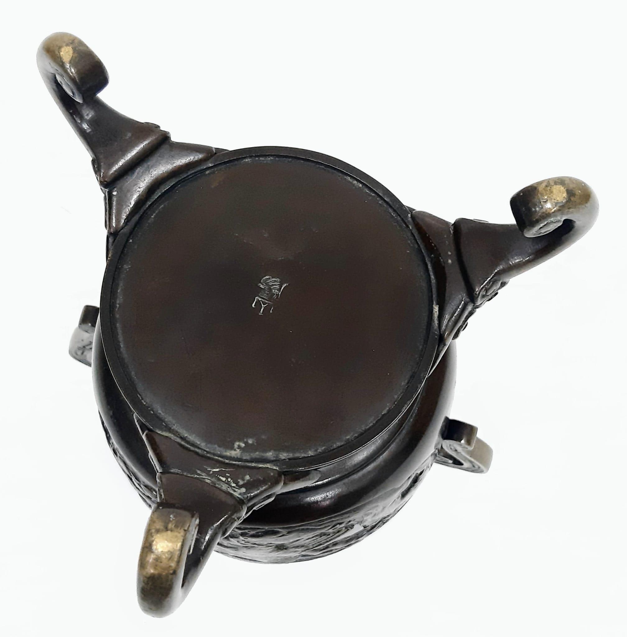 Superb Chinese Antique Bronze Censer. Depicting a Phoenix Bird in foliage. Wonderful detail, quality - Image 6 of 7