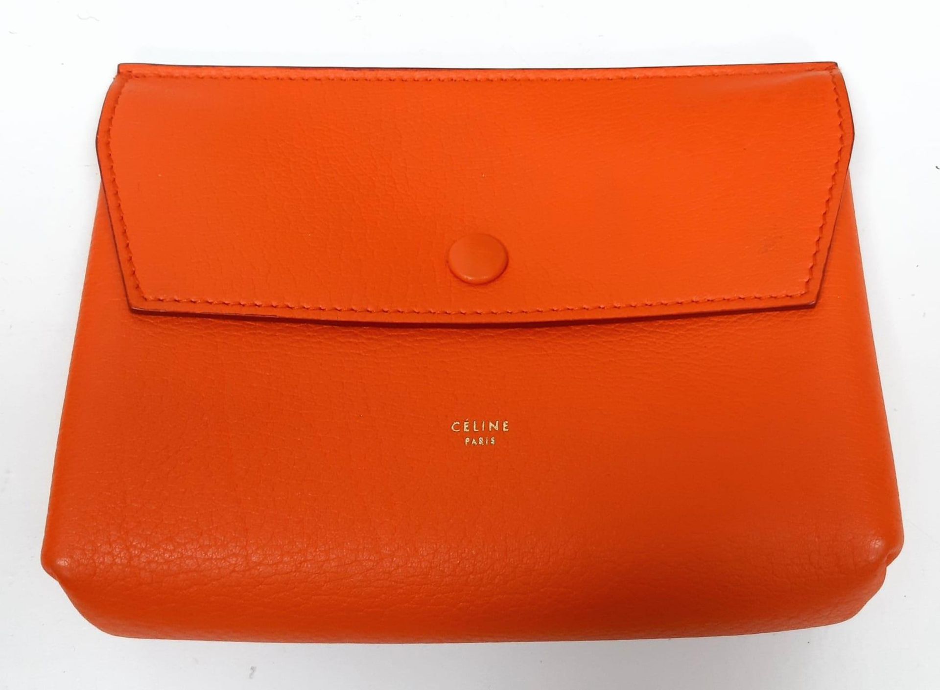 Celine Orange Tie Bag. Grained leather exterior, vibrant orange colouring. Made in Italy, it has a - Bild 7 aus 9