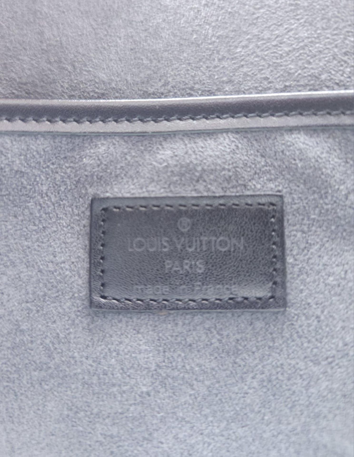 A Louis Vuitton Black Ombre Bag. Epi leather exterior. Grey textile interior with inner side pocket. - Image 10 of 10