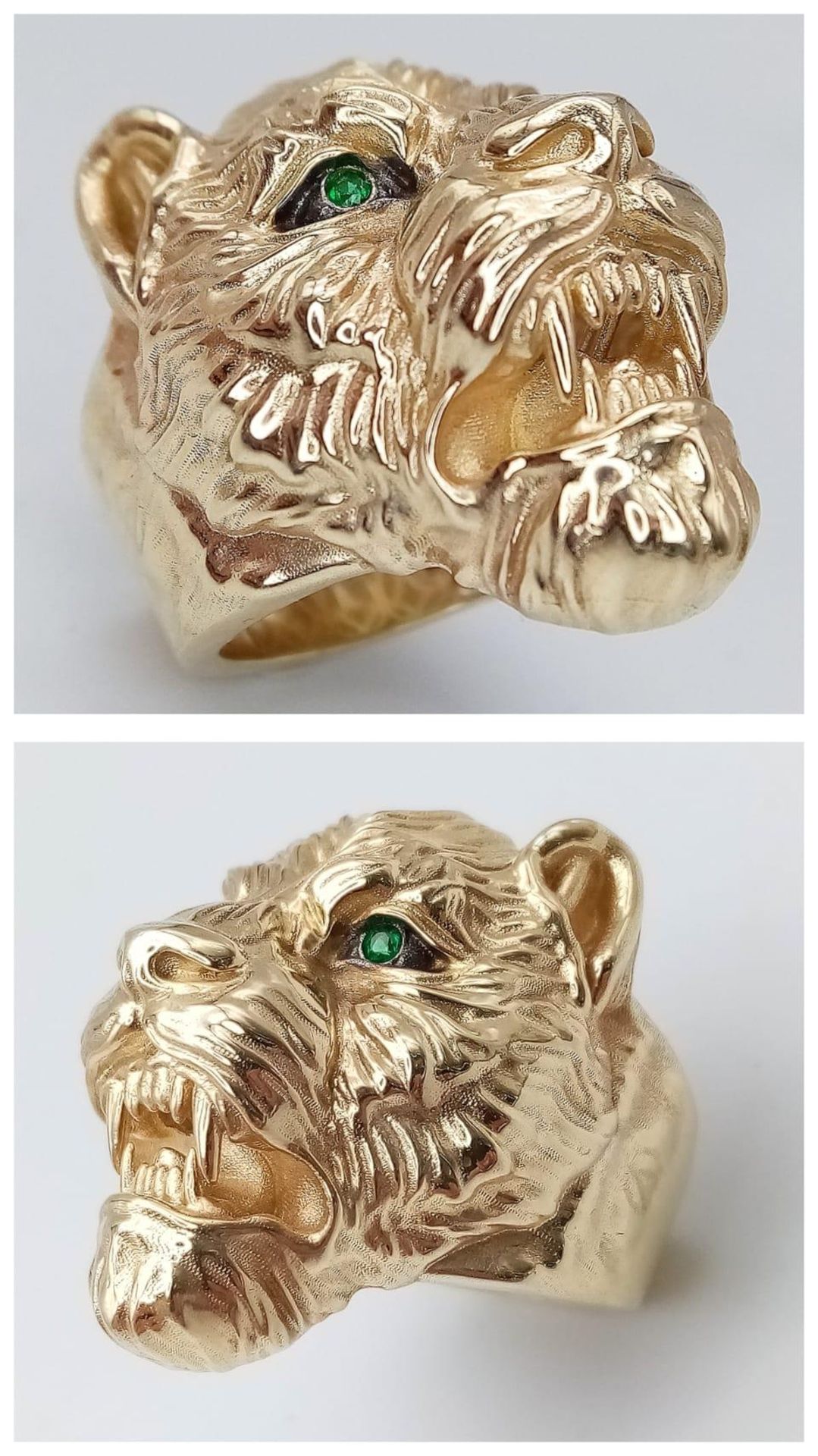 A 9K YELLOW GOLD TIGER / LEOPARD HEAD RING WITH GREEN STONES SET IN THE EYES. 10.8G. SIZE S - Bild 3 aus 5