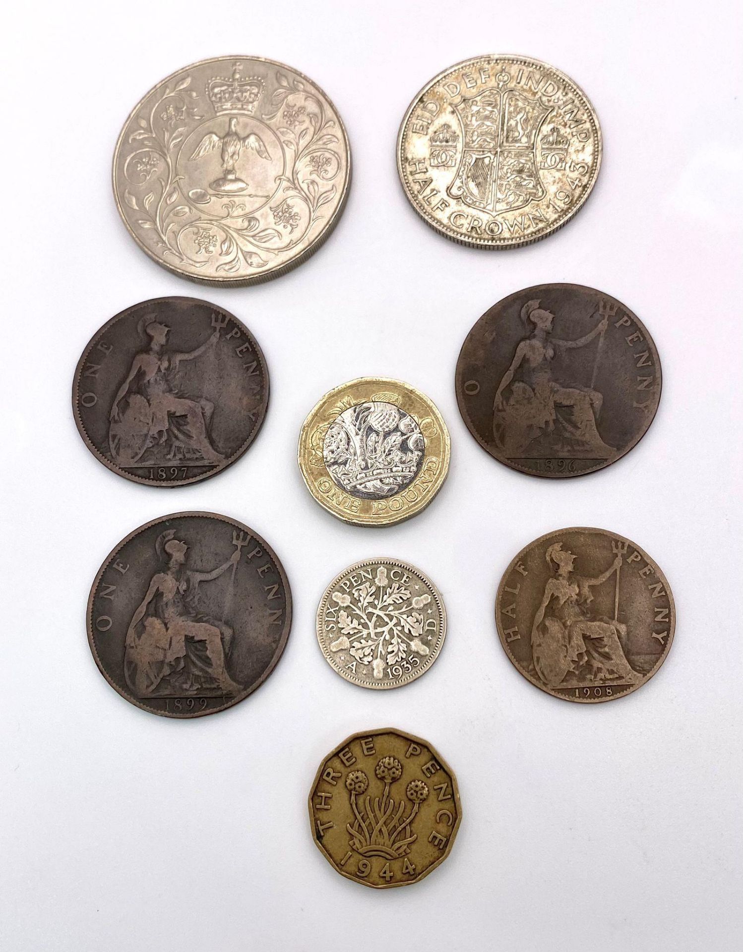 A parcel of 8 interesting British Coins. 1x Elizabeth II, Crown 1977 1x George VI, Half Crown 1943 - Image 3 of 3