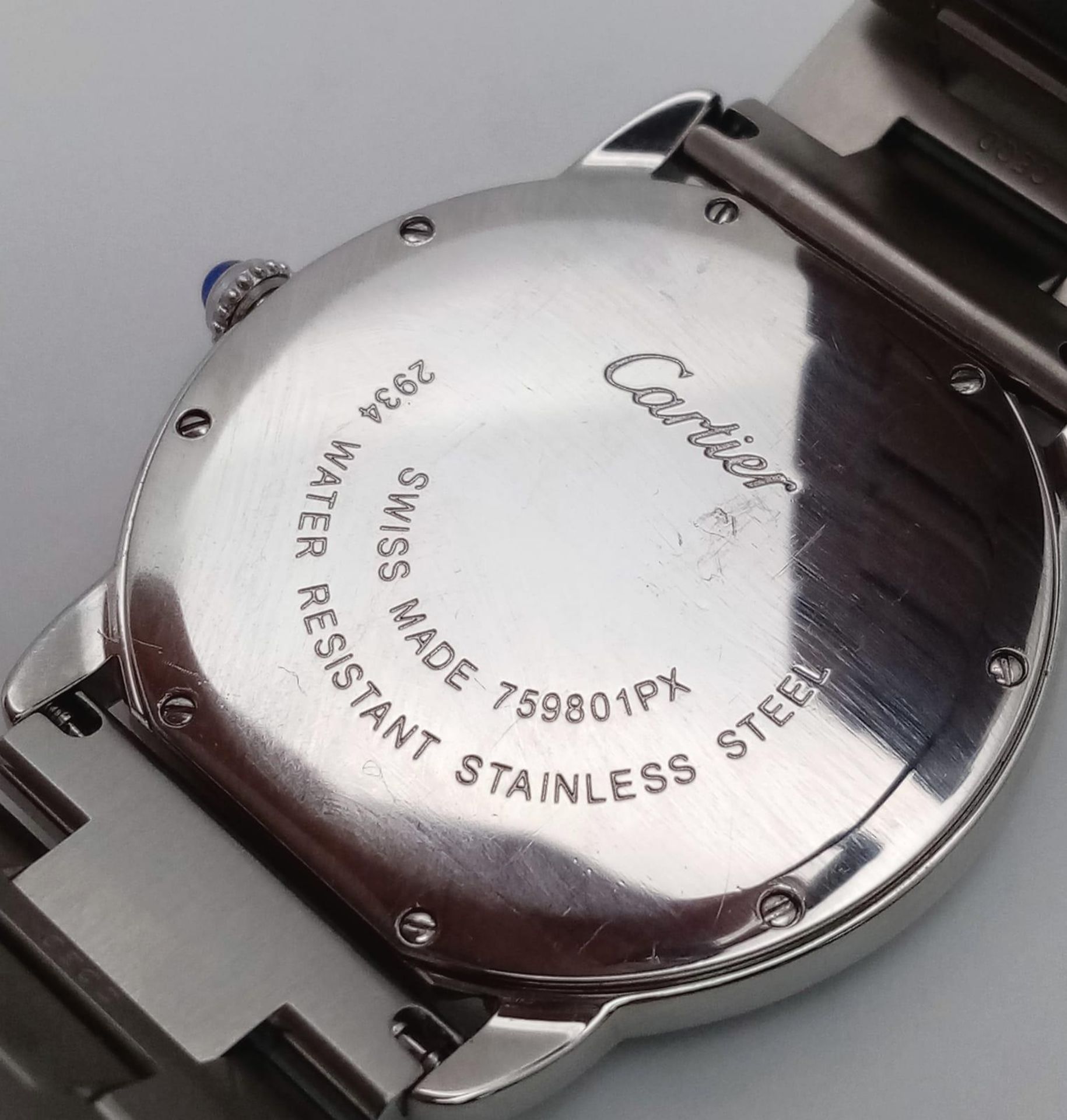 A FABULOUS CARTIER RONDE SOLO WATCH IN STAINLESS STEEL WITH ROMAN NUMERALS ,DATE BOX AND - Bild 6 aus 8