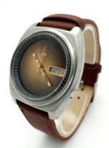 A Vintage Seiko 5 Automatic Gents Watch. Brown leather strap. Stainless steel case - 37mm.