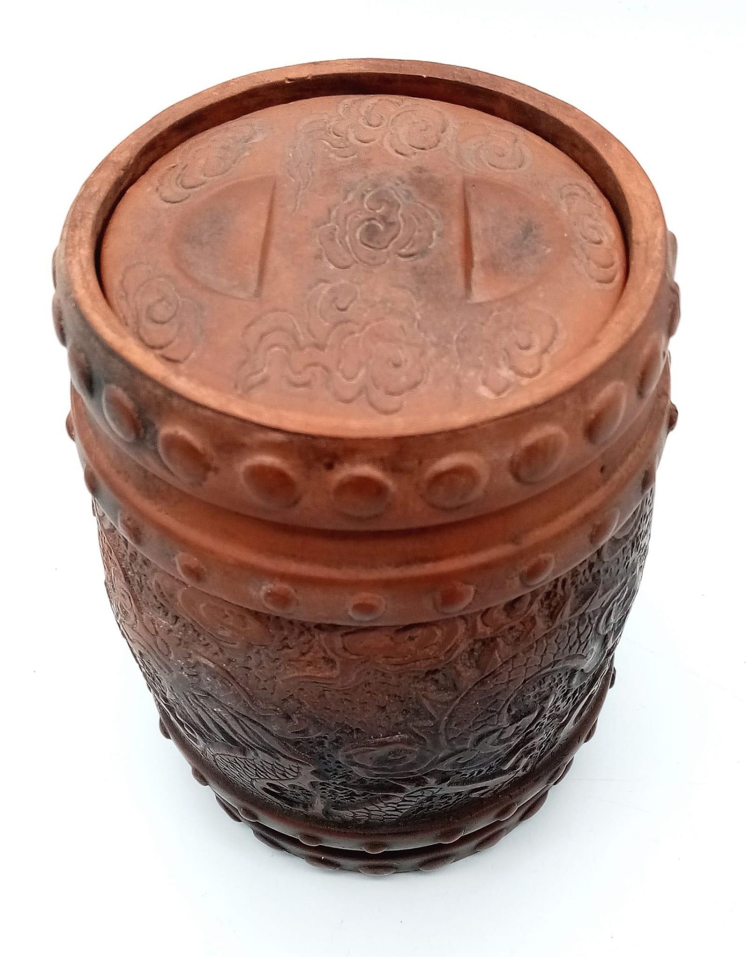 Antique Chinese Yixing Zisha Tea Jar. Beautifully made and inscribed with ancient dragons amongst - Image 2 of 4
