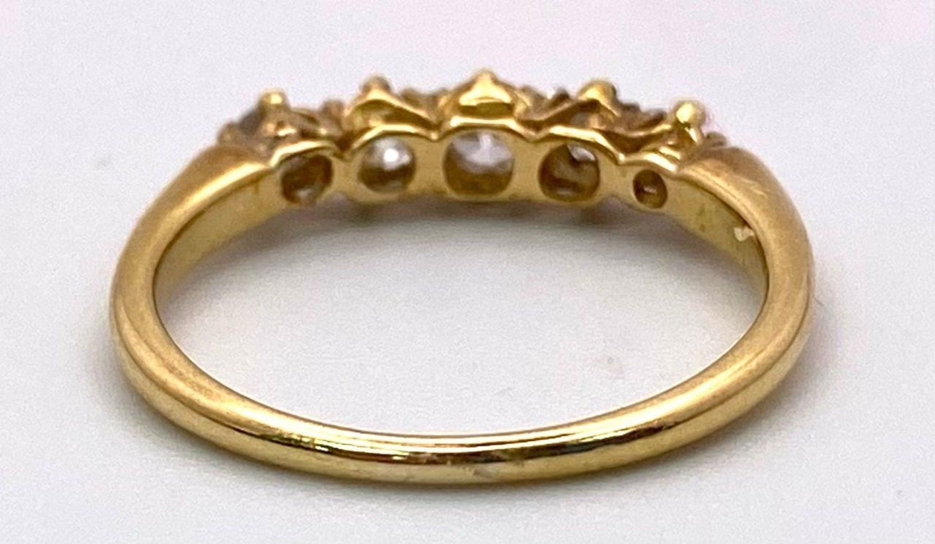 A Vintage 14K Yellow Gold Five Stone Diamond Ring. Size K/L. 2.2g total weight. - Bild 3 aus 4