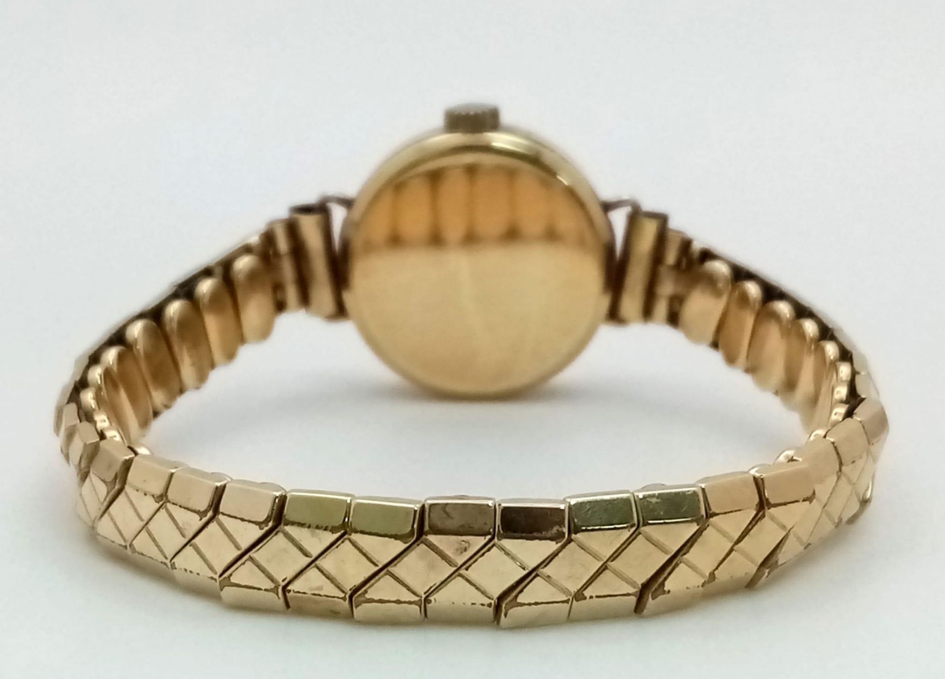 A Vintage 9K Gold Cased Ingersoll Ladies Watch. Rolled gold expandable bracelet. 9K gold case - - Bild 4 aus 7