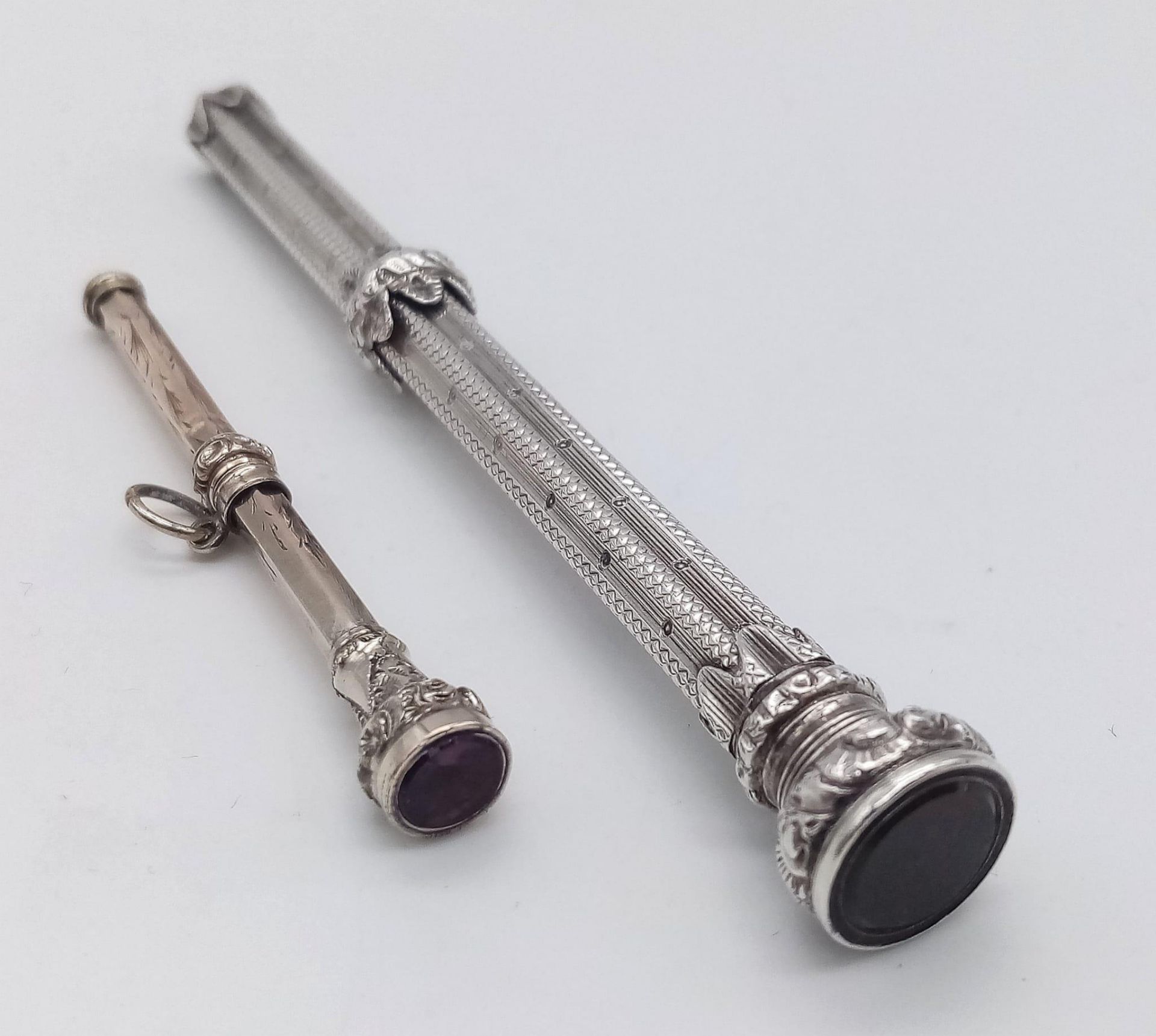 A pair of unmarked, antique jewelled Sliding Pencils. Both ornately patterned, with scrolling - Bild 2 aus 5