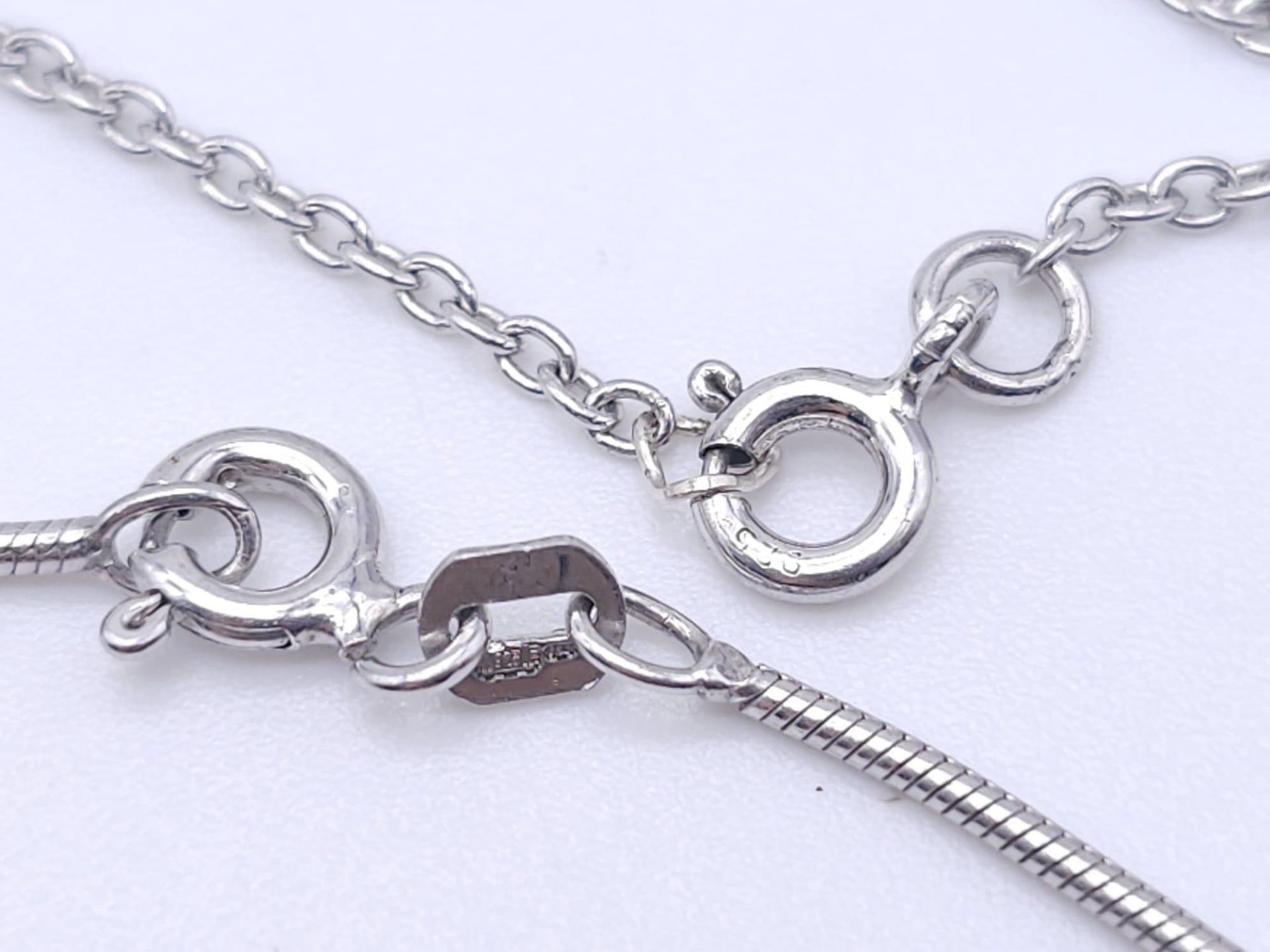 A collection of various Sterling Silver Necklaces. Various lengths, ranging for 40cm-48cm with a - Image 7 of 7