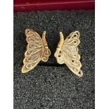 Beautiful pair of 9 carat GOLD BUTTERFLY WING EARRINGS. Complete with gold backs.1.15 grams.