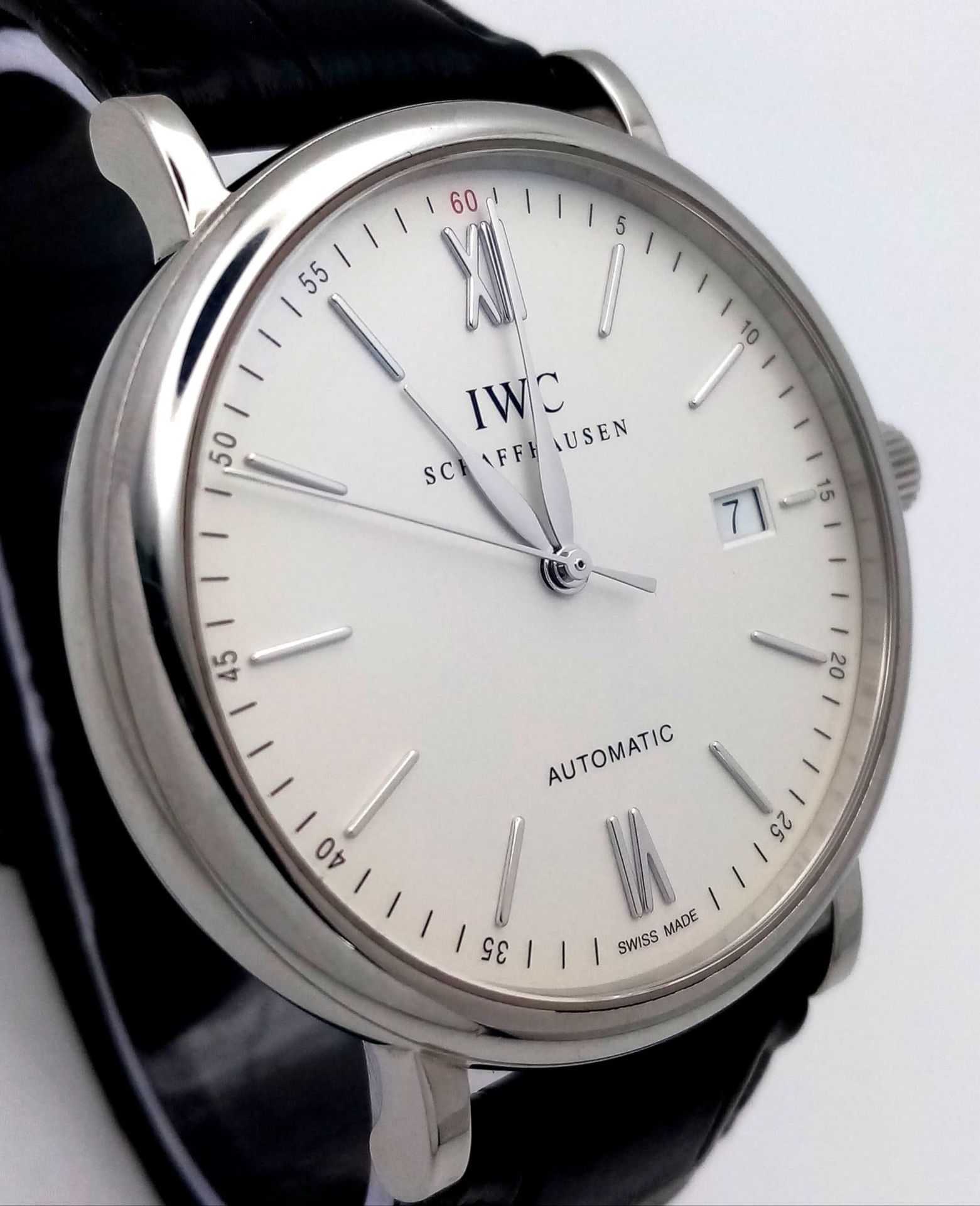 AN I.W.C. SCAFFHAUSEN AUTOMATIC GENTS WATCH IN STAINLESS STEEL WITH CREAM DIAL AND DATE BOX . 40mm - Image 3 of 7