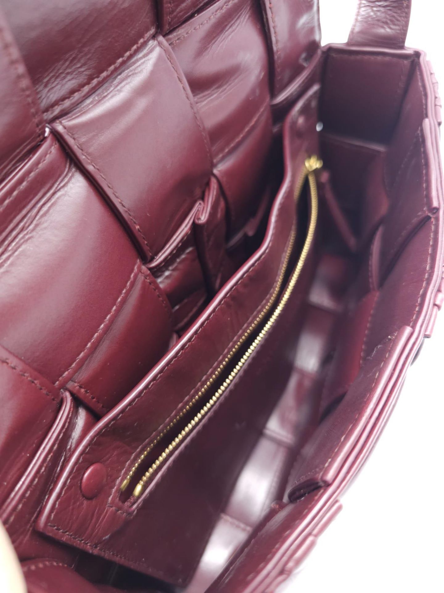 Bottega Veneta Brick Cassette Bag. Smooth burgundy leather, signature orthogonal weaving, adjustable - Image 10 of 12