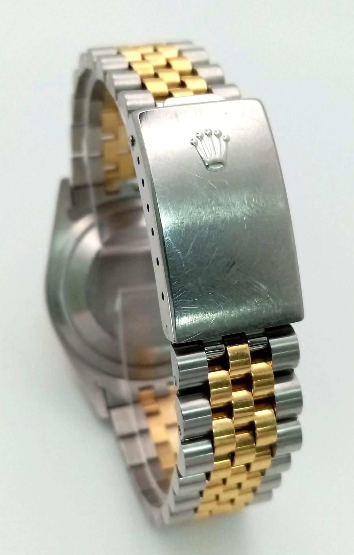 THE CLASSIC ROLEX OYSTER PERPETUAL DATEJUST IN BI-METAL WITH GOLDTONE DIAL . 36mm - Image 5 of 7