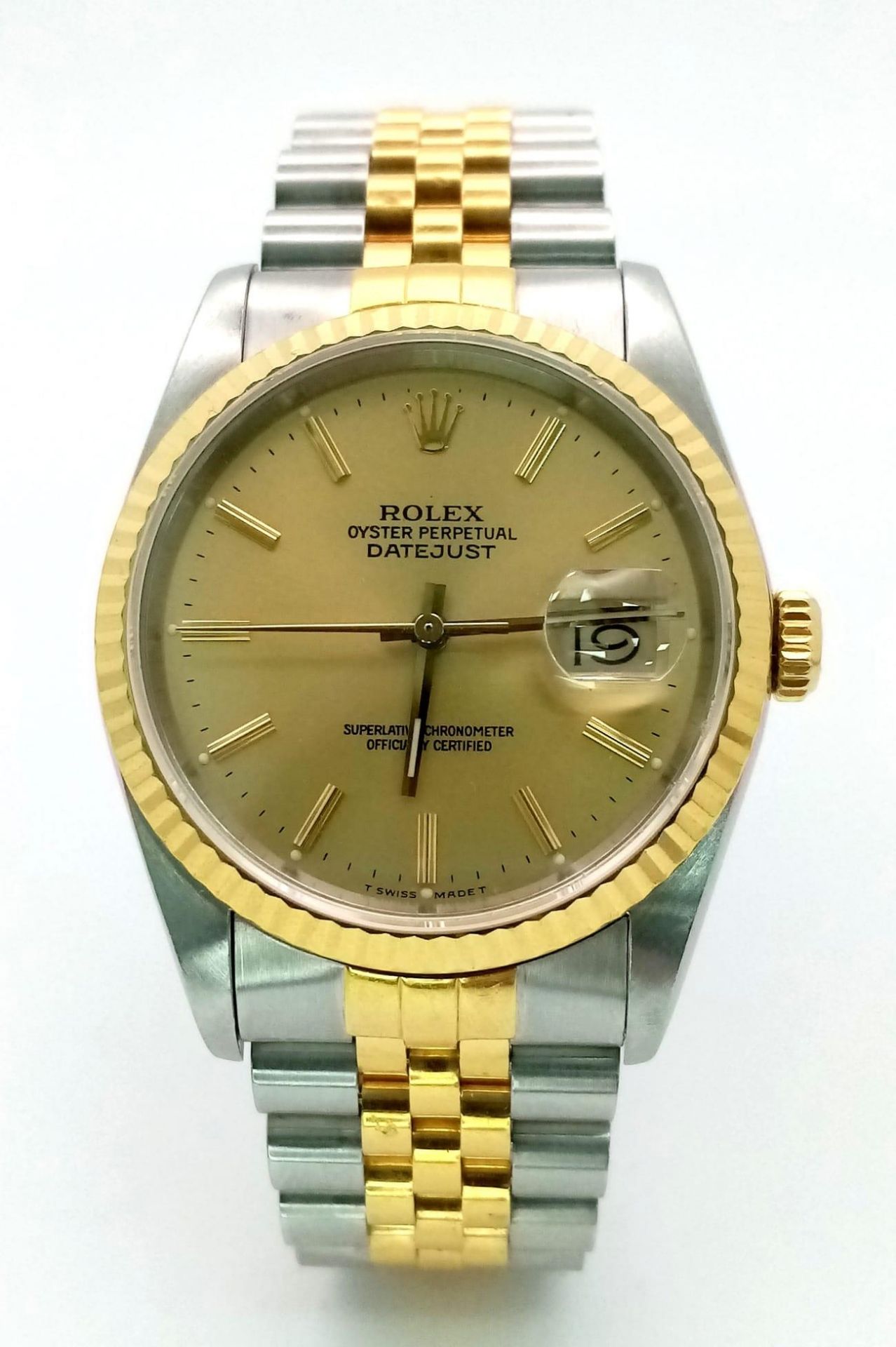 THE CLASSIC ROLEX OYSTER PERPETUAL DATEJUST IN BI-METAL WITH GOLDTONE DIAL . 36mm