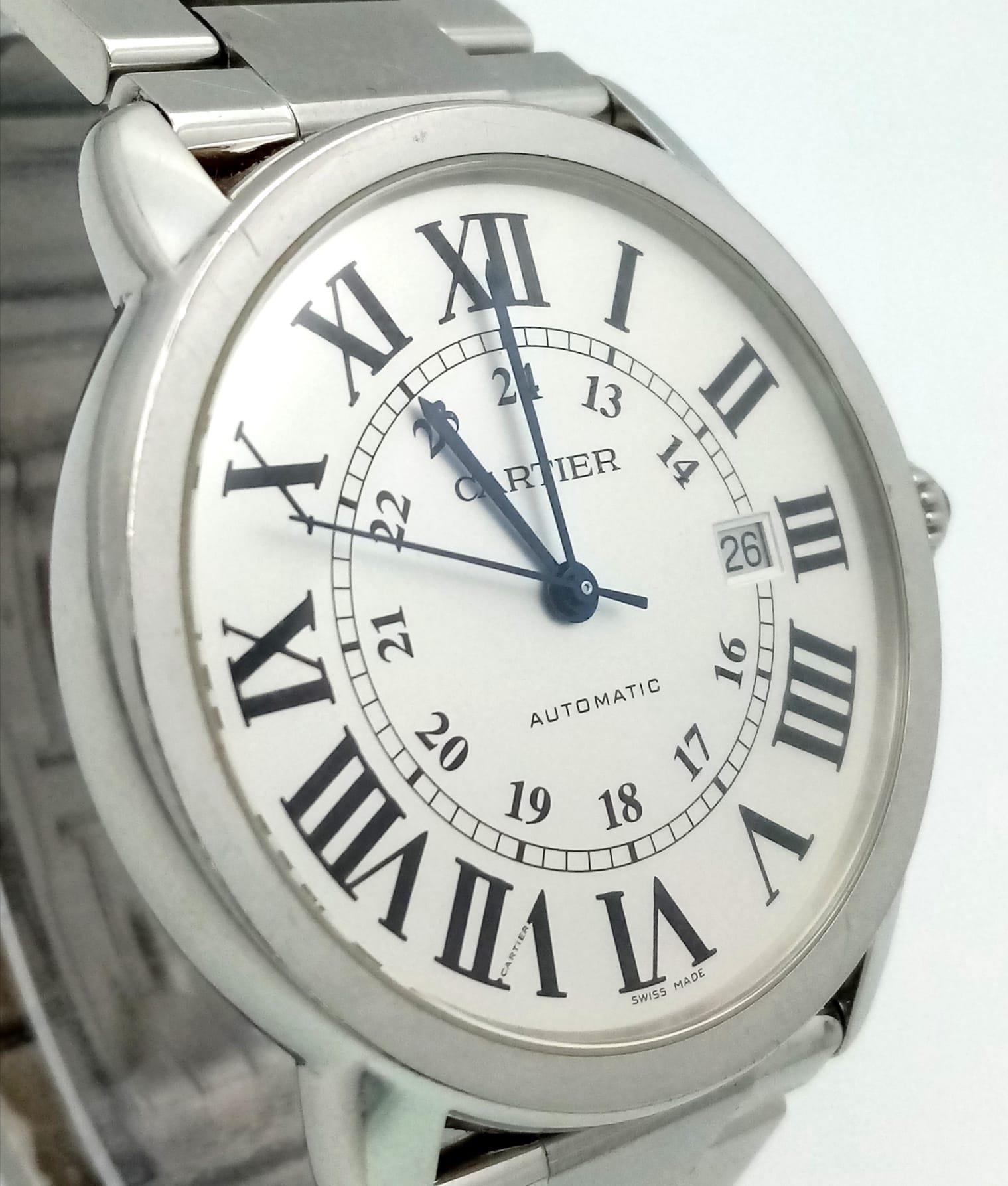 A CARTIER STAINLESS STEEL GENTS AUTOMATIC "RONDE SOLO" WATCH WITH BOX AND PAPERS 42mm 14808 - Image 3 of 10