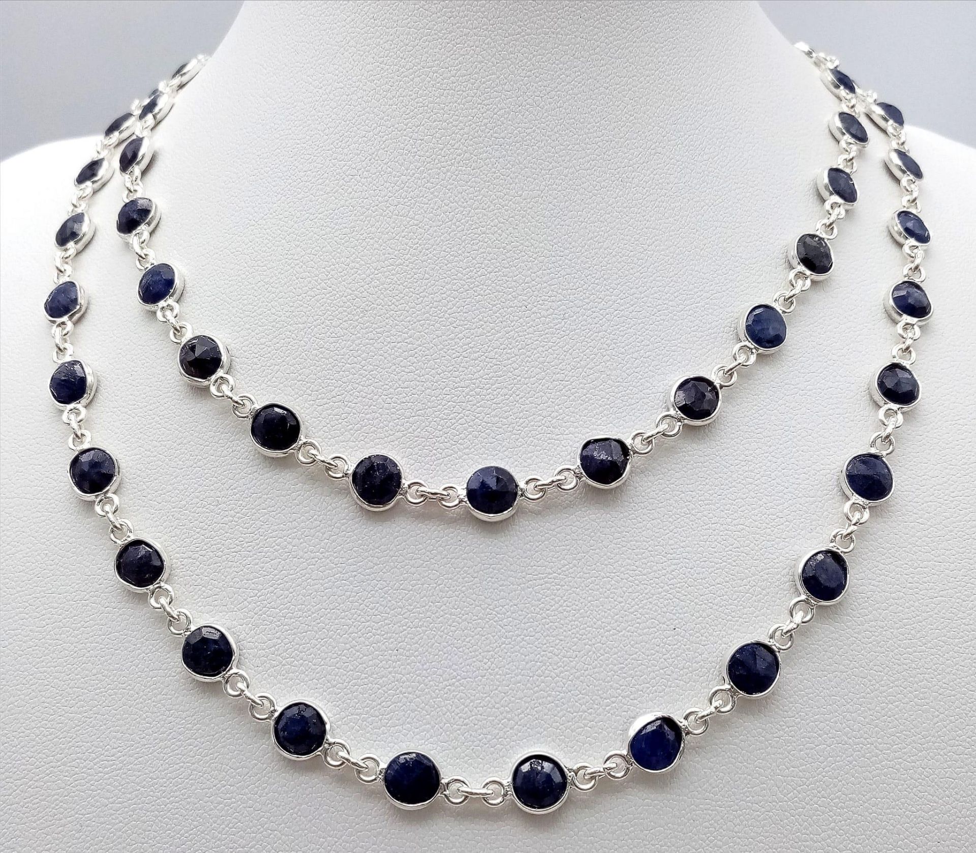 A Round Cut Blue Sapphire Gemstone Chain Necklace set in 925 Silver. 74cm length. 23.6g weight. Ref: - Bild 7 aus 11