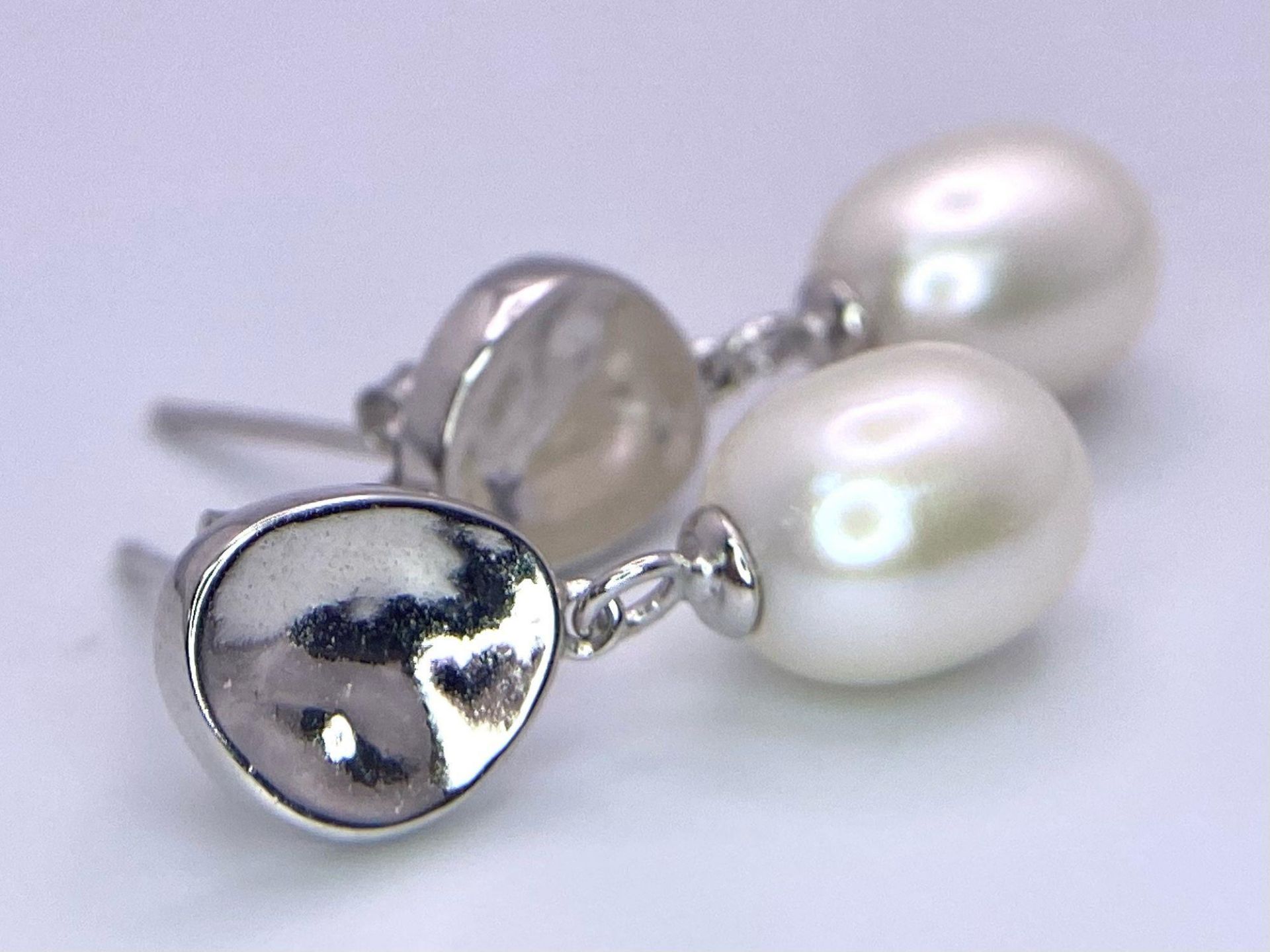 Pair of Sterling Silver Pearl Earrings Weight: 3.05g - Image 2 of 4