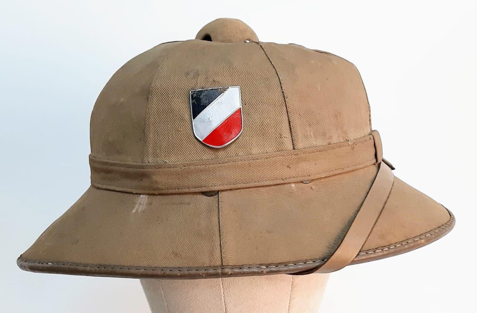 WW2 German Luftwaffe Africa Corps Tropical Pith Helmet. - Image 4 of 5