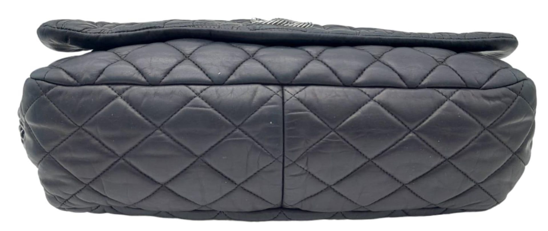 Chanel Moscow Flap. Quality lambskin leather throughout with silver toned hardware. Soft quilted - Image 9 of 38