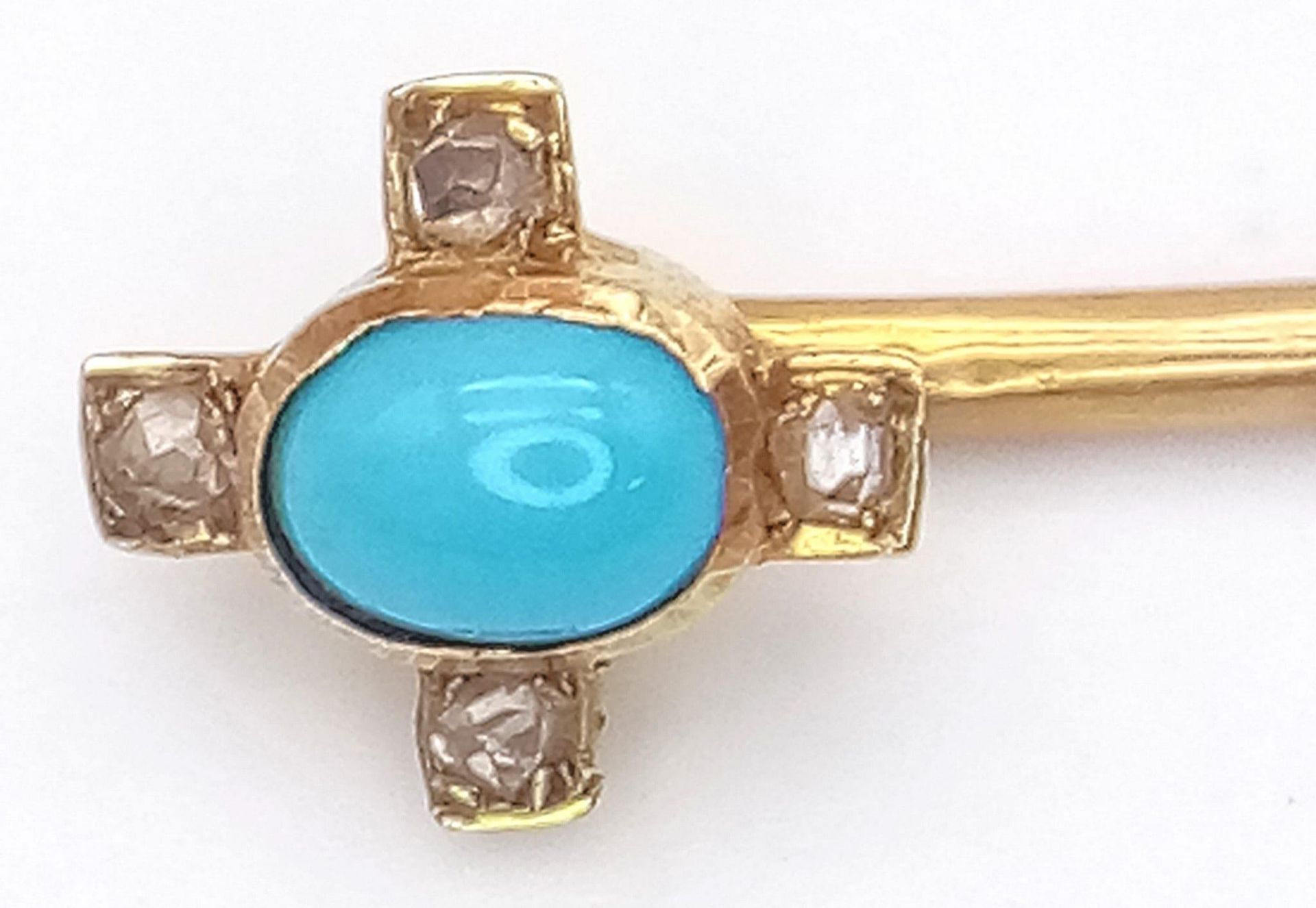 A Vintage 9K Yellow Gold Turquoise and Diamond Stick-Pin. Small turquoise cabochon with a four - Image 3 of 5