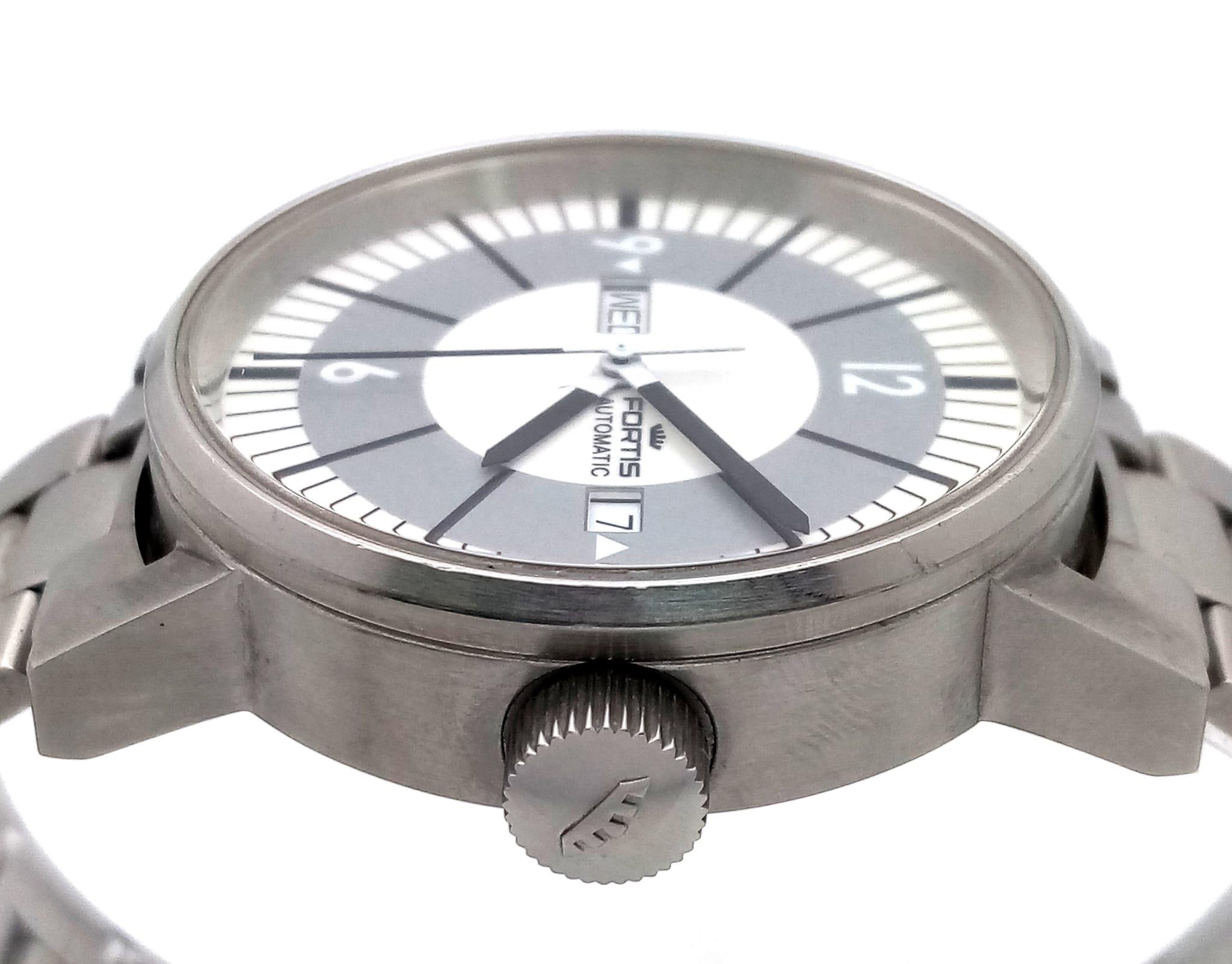 A RADO FORTIS STAINLESS STEEL GENTS WATCH , AUTOMATIC MOVEMENT , DAY AND DATE BOXES AND - Image 7 of 13