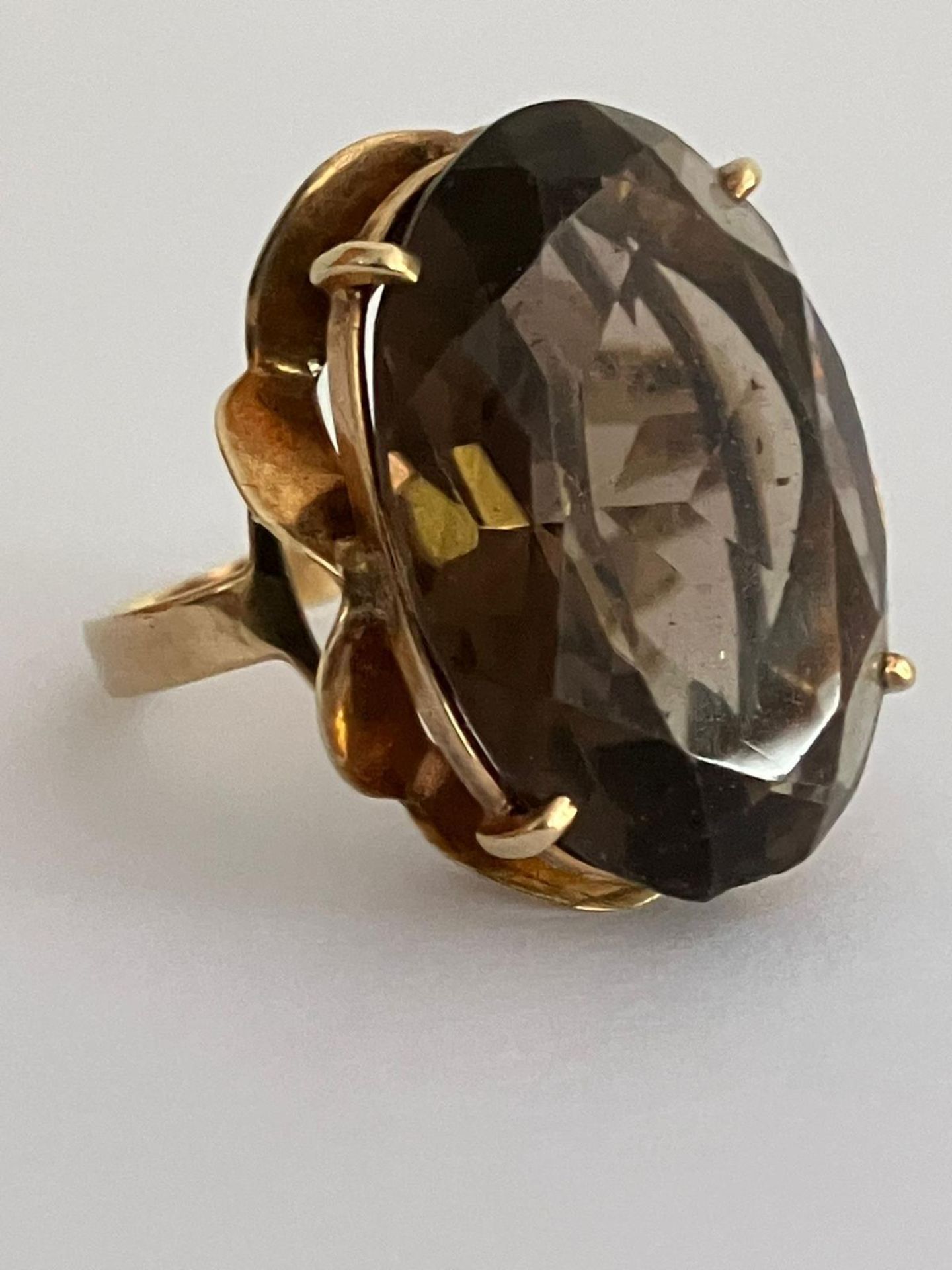 Magnificent 12 carat SMOKY QUARTZ AMETHYST RING. Beautifully faceted ,set and mounted in