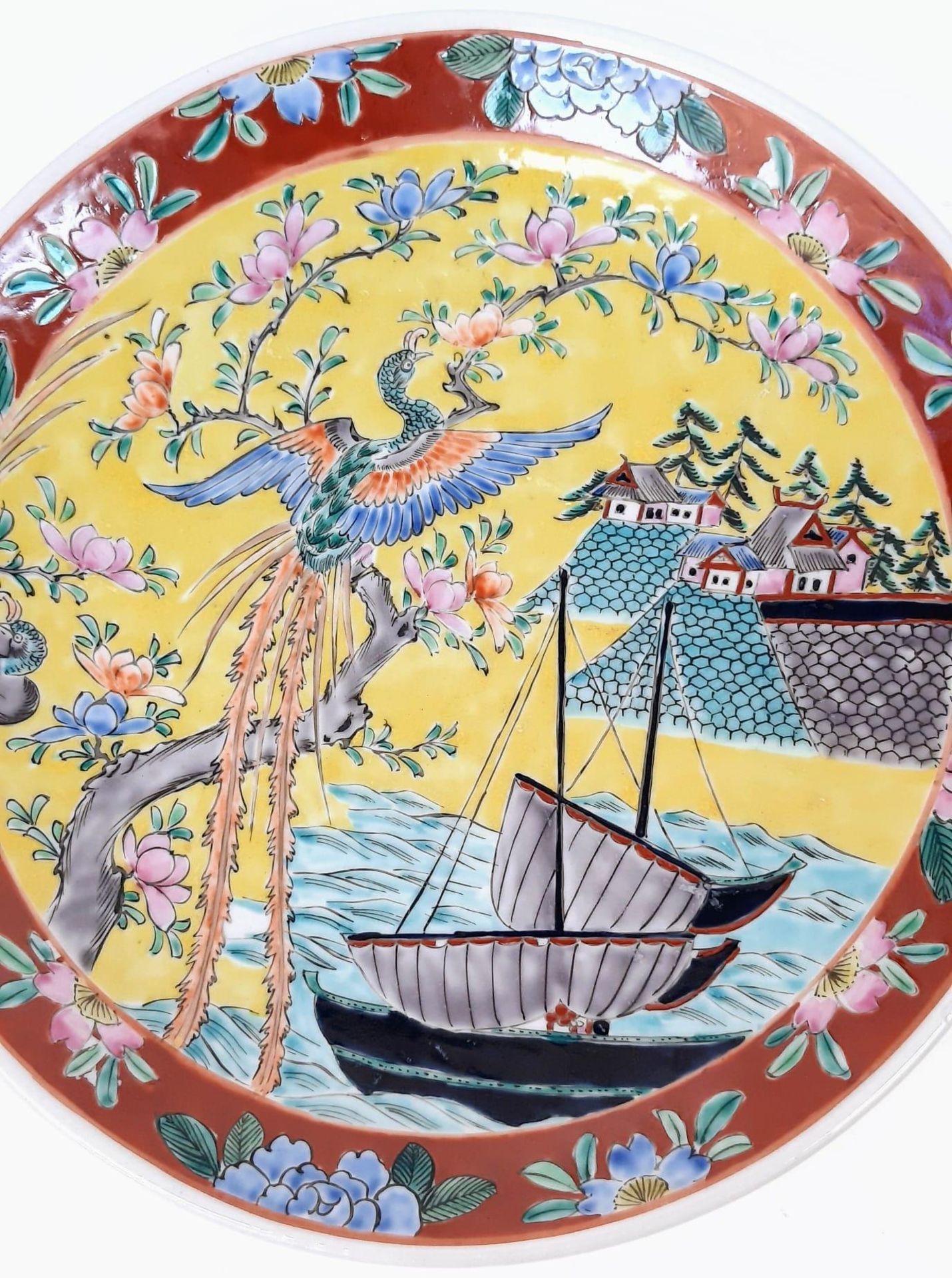 A pair of large, wonderful Chinese Famille Jaune enamelled Plates. Depicting boats, houses and - Bild 2 aus 8