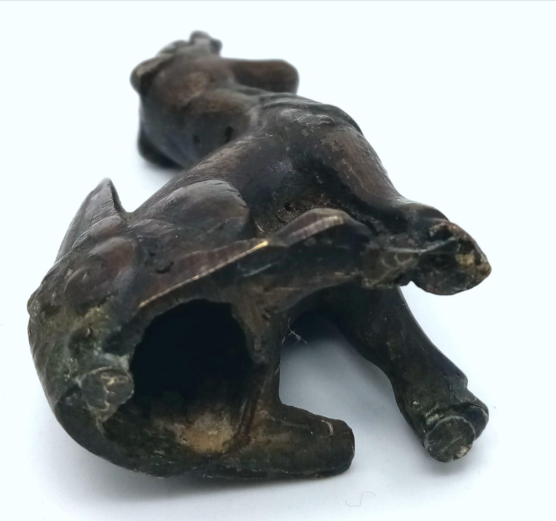Superb small Chinese Bronze, 18th Century Qulin Figurine. Wonderful patina. Stands 8cm high. Weight: - Bild 6 aus 7