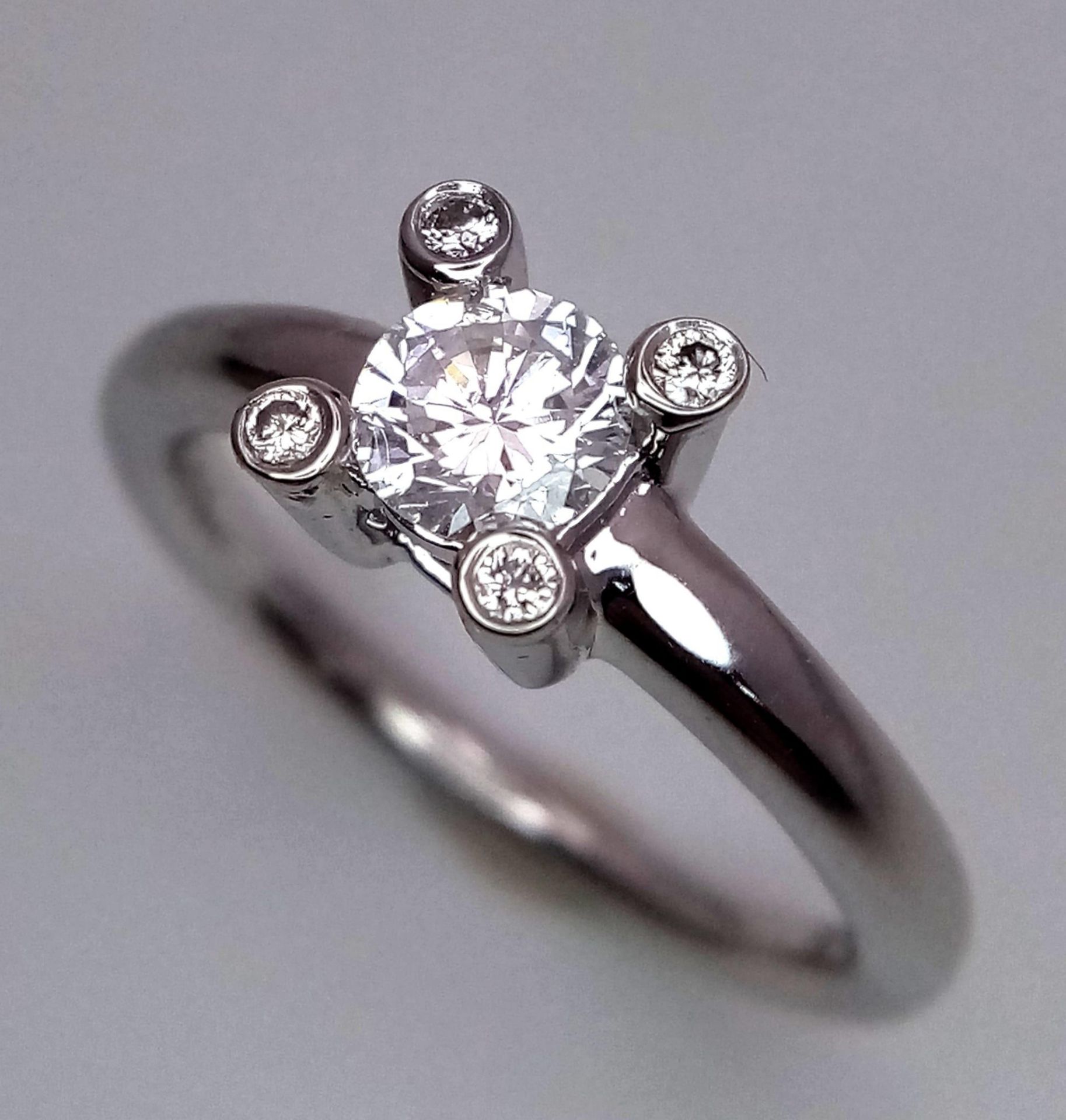 A 18CT WHITE GOLD DIAMOND SOLITAIRE RING 0.50CT 4.7G SIZE M/N ref: P159