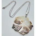 A large pendant made out of shell on a 925 silver necklace, Diameter 45mm, Chain length 22cm