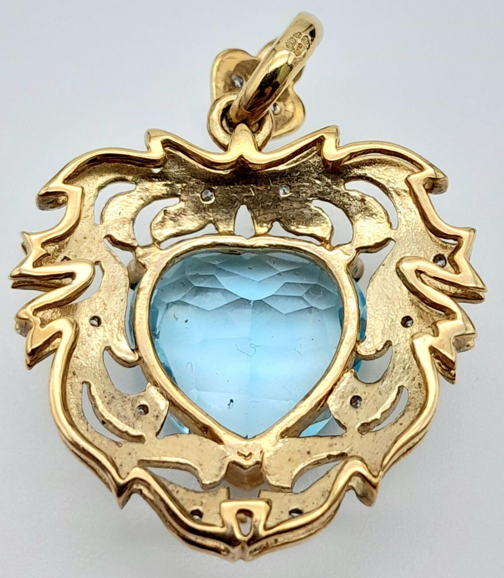 A Sumptuous Antique Style 9K Yellow Gold, Aquamarine and Diamond Pendant. Heart-shape cut aquamarine - Image 3 of 7