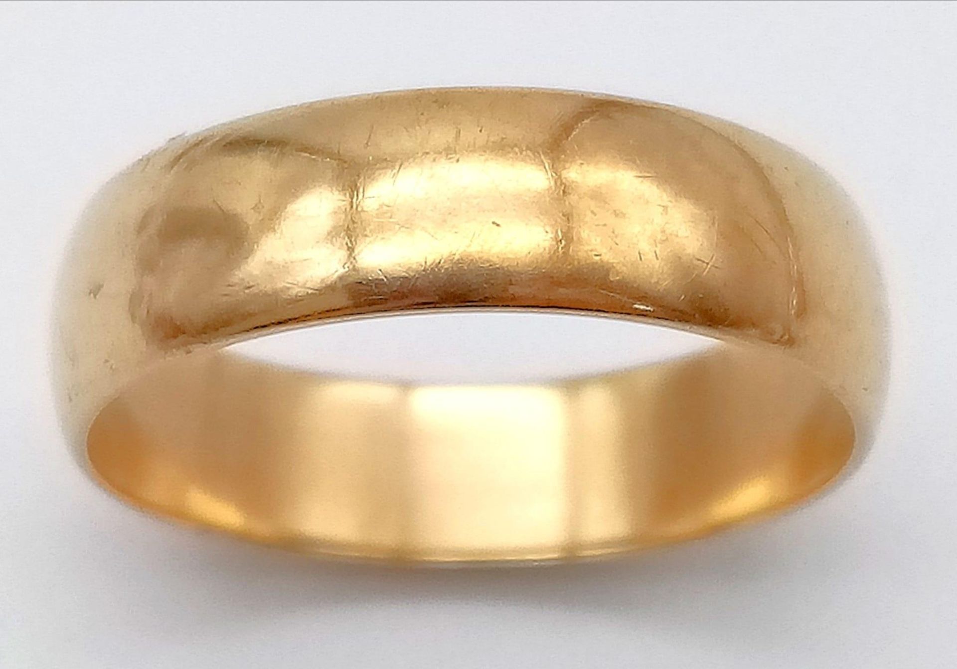 A 9K Yellow Gold Vintage Band Ring. Full UK hallmarks. Size Y. 5.12g weight. 6mm width. - Image 2 of 7