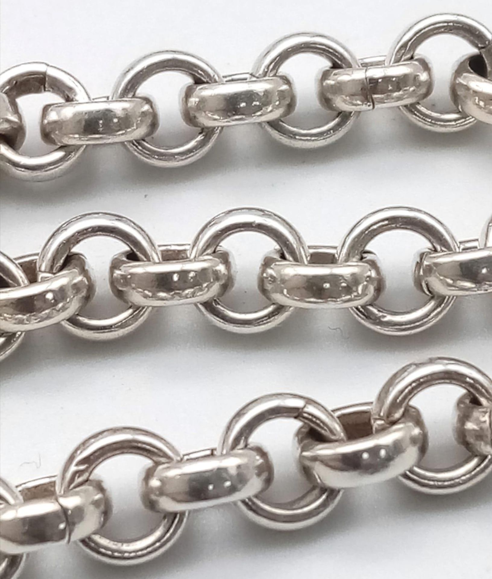 A hallmarked Sterling Silver T-Clasp Bracelet. Weight: 27.26g - Image 2 of 7