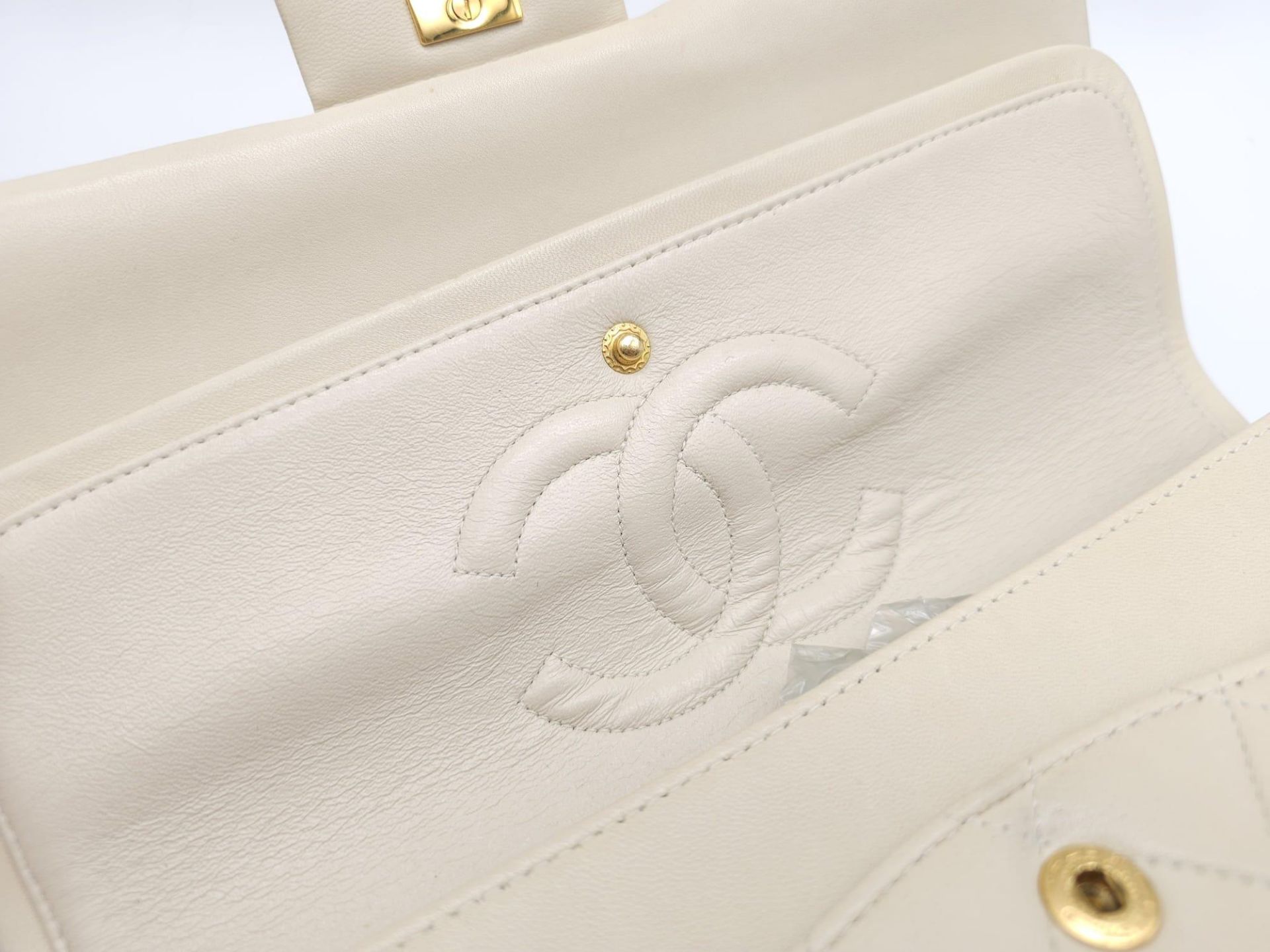 Chanel Cream Maxi. Double handled, quilted in diamond stitching and quality leather throughout. Gold - Image 19 of 27