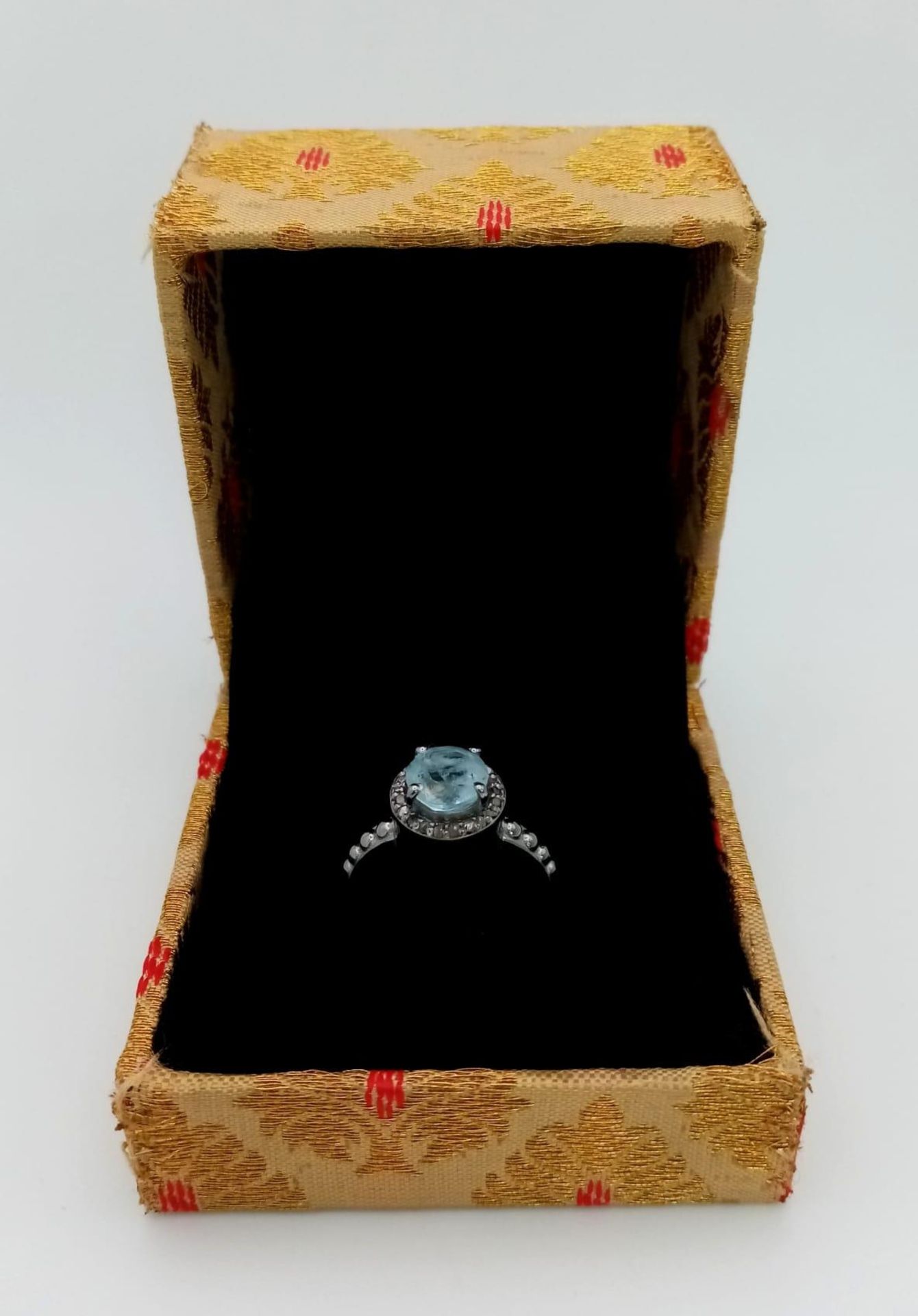 A Blue Topaz Ring with a Rose cut Diamond Halo. Set in 925 Sterling Silver. 1.50ct topaz. Diamond- - Image 5 of 5