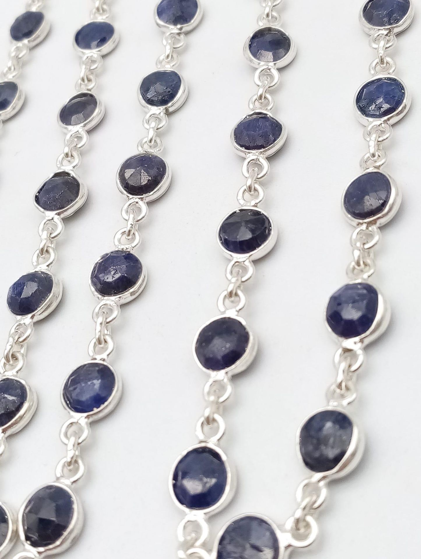 A Round Cut Blue Sapphire Gemstone Chain Necklace set in 925 Silver. 74cm length. 23.6g weight. Ref: - Bild 3 aus 11