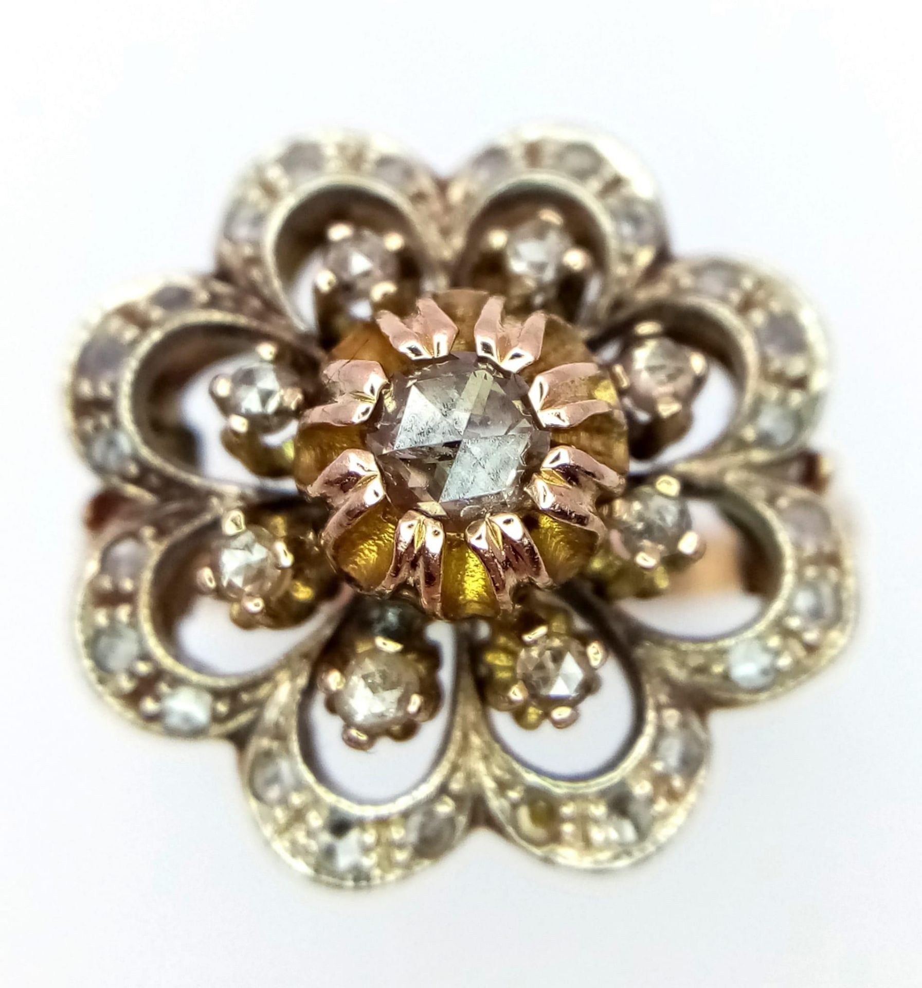 An antique, 14 K yellow gold ring with a fancy cluster of old cut diamonds, ring size: K1/2, weight; - Bild 2 aus 4