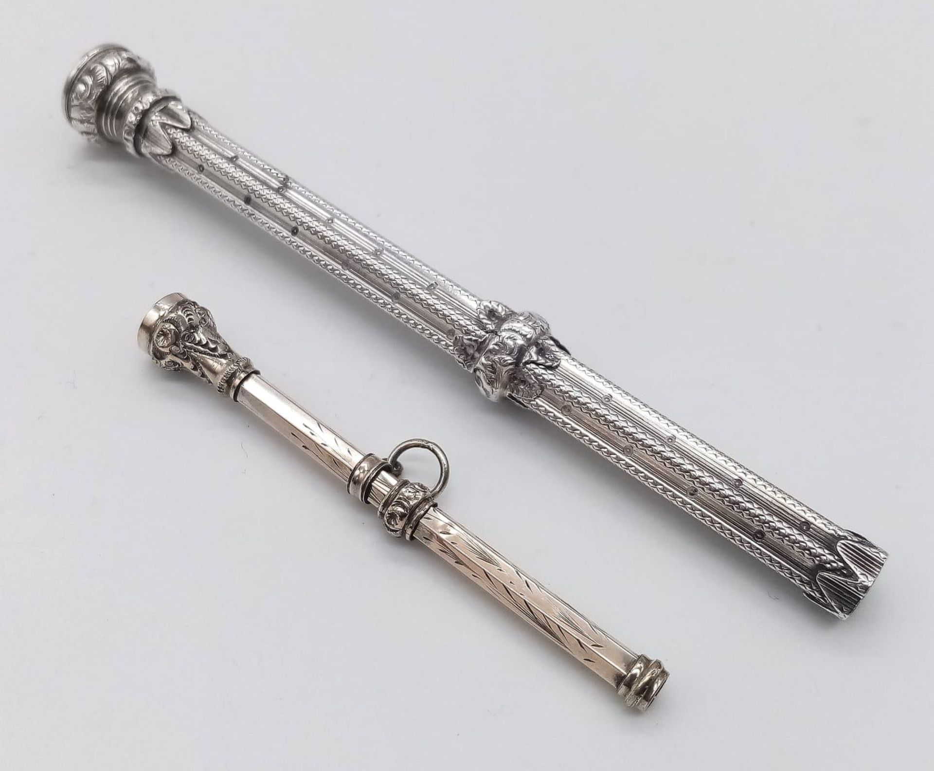 A pair of unmarked, antique jewelled Sliding Pencils. Both ornately patterned, with scrolling - Bild 5 aus 5