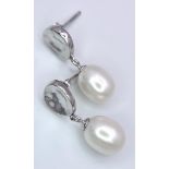 Pair of Sterling Silver Pearl Earrings Weight: 3.05g