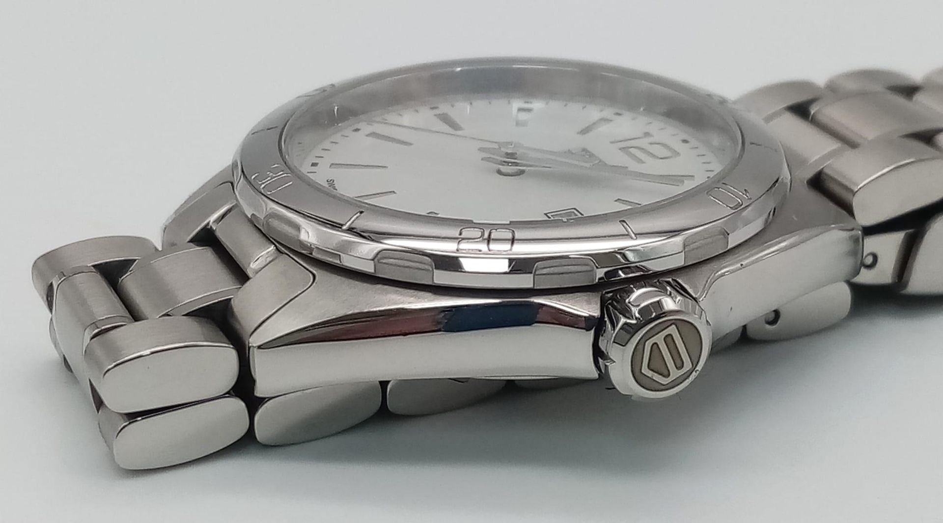 A Tag Heuer Formula 1 Ladies Quartz Watch. Stainless steel bracelet and case - 33mm. Mother of pearl - Image 4 of 7