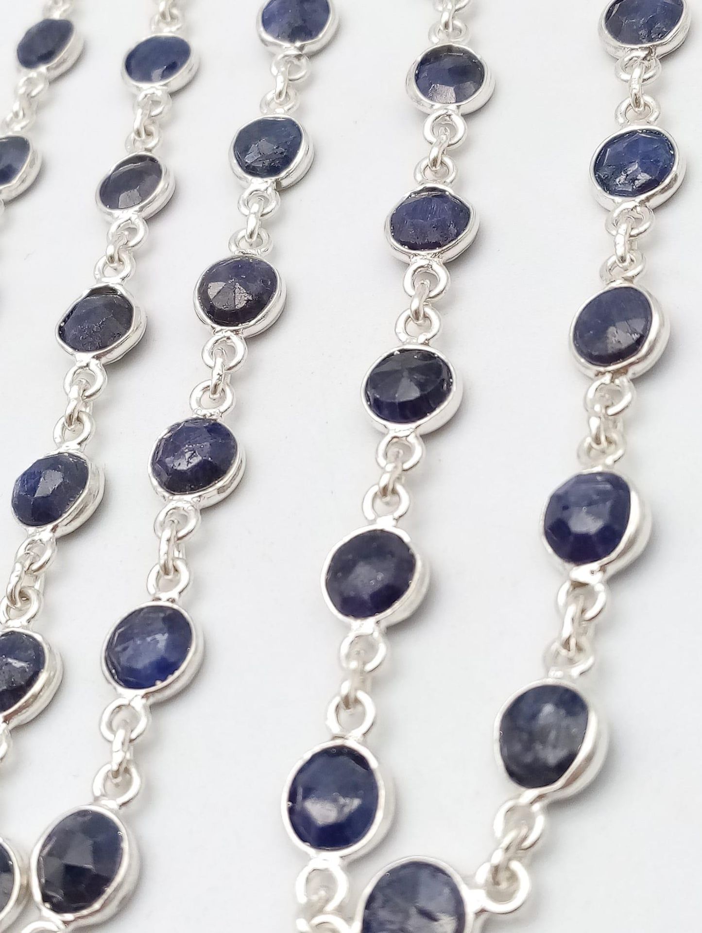 A Round Cut Blue Sapphire Gemstone Chain Necklace set in 925 Silver. 74cm length. 23.6g weight. Ref: - Bild 4 aus 11