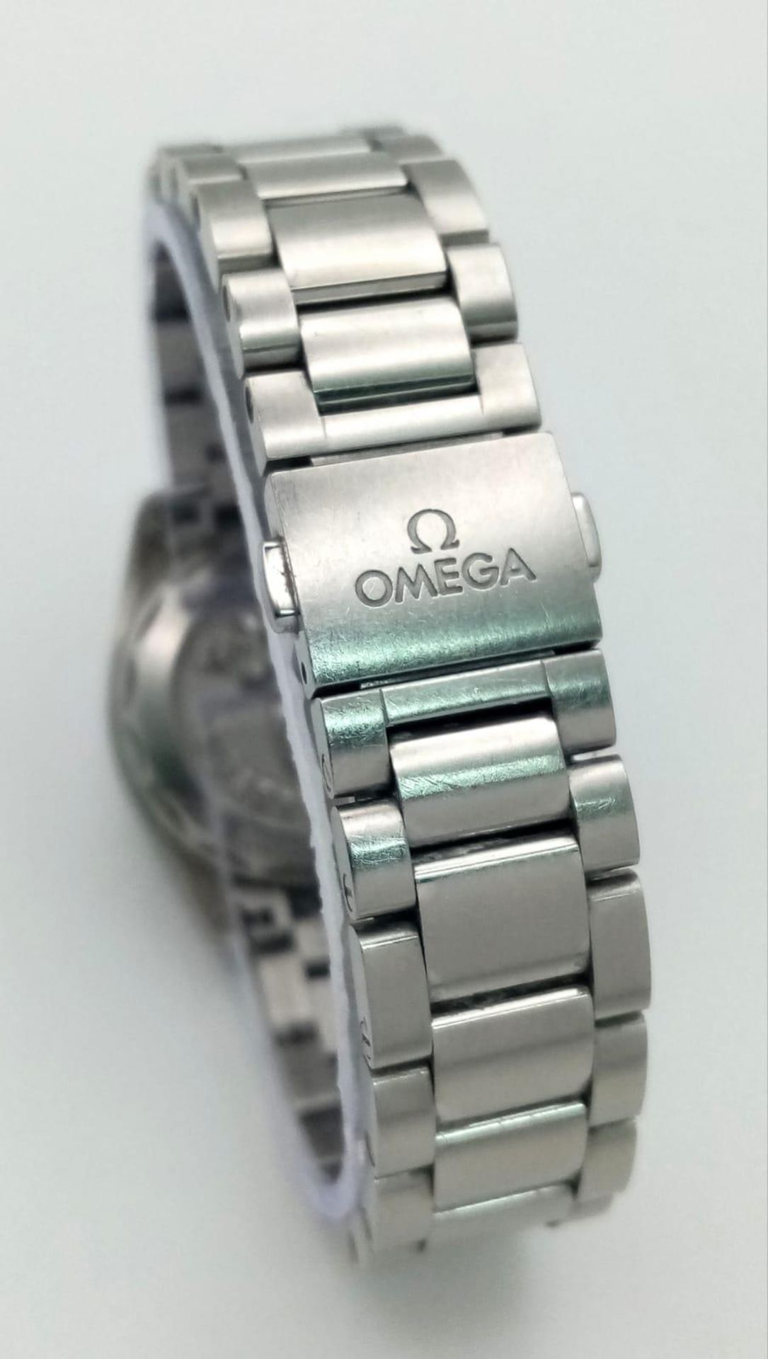 An Omega Seamaster Aqua Terra Quartz Ladies Watch. Stainless steel bracelet and case - 28mm. - Image 12 of 29