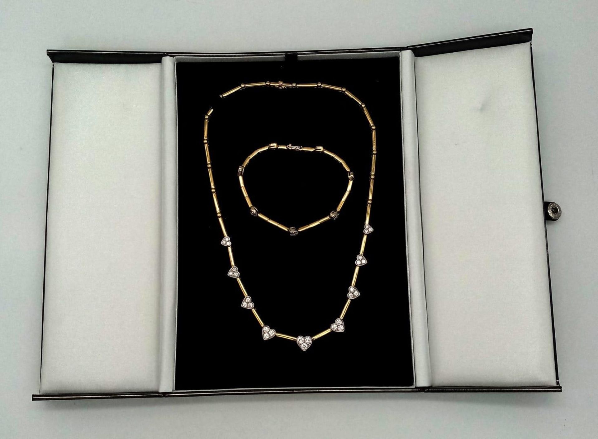 A Gorgeous 18K Gold and Heart-Diamond Necklace and Bracelet Set. The necklace is decorated with - Image 19 of 21