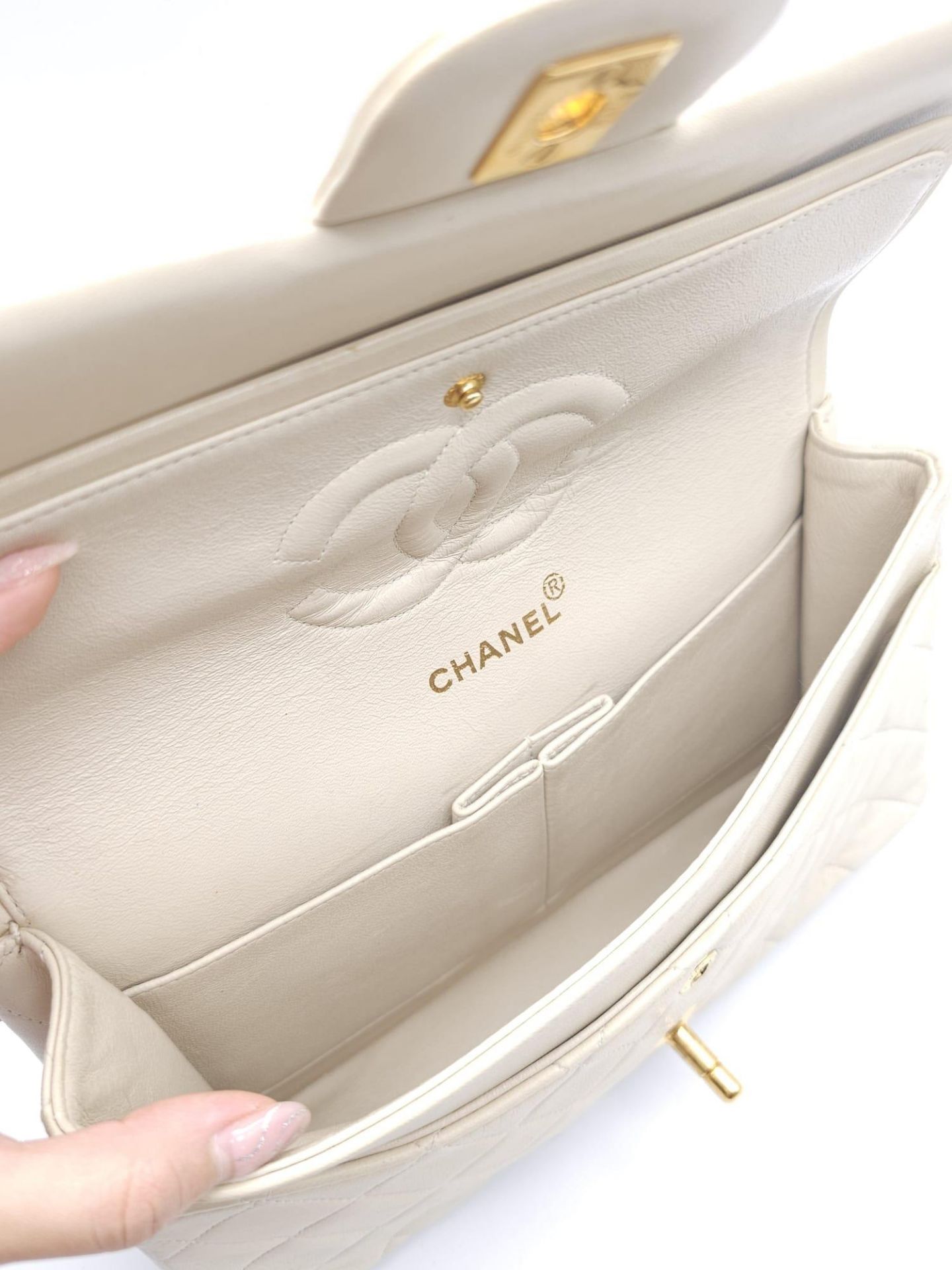 Chanel Cream Maxi. Double handled, quilted in diamond stitching and quality leather throughout. Gold - Image 22 of 27
