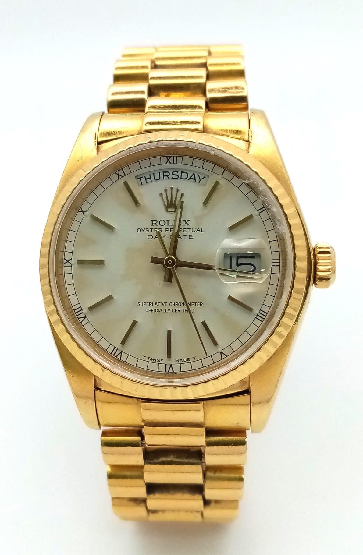 AN 18K GOLD ROLEX OYSTER PERPETUAL DAY-DATE WITH SOLID 18K GOLD STRAP , WHITE DIAL AND AUTOMATIC - Image 2 of 19