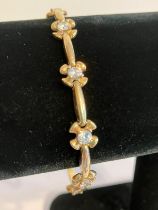 Fabulous 9 carat WHITE and YELLOW GOLD BRACELET Set with sparkling Zirconias. 9.7 grams. 18.5 cm.