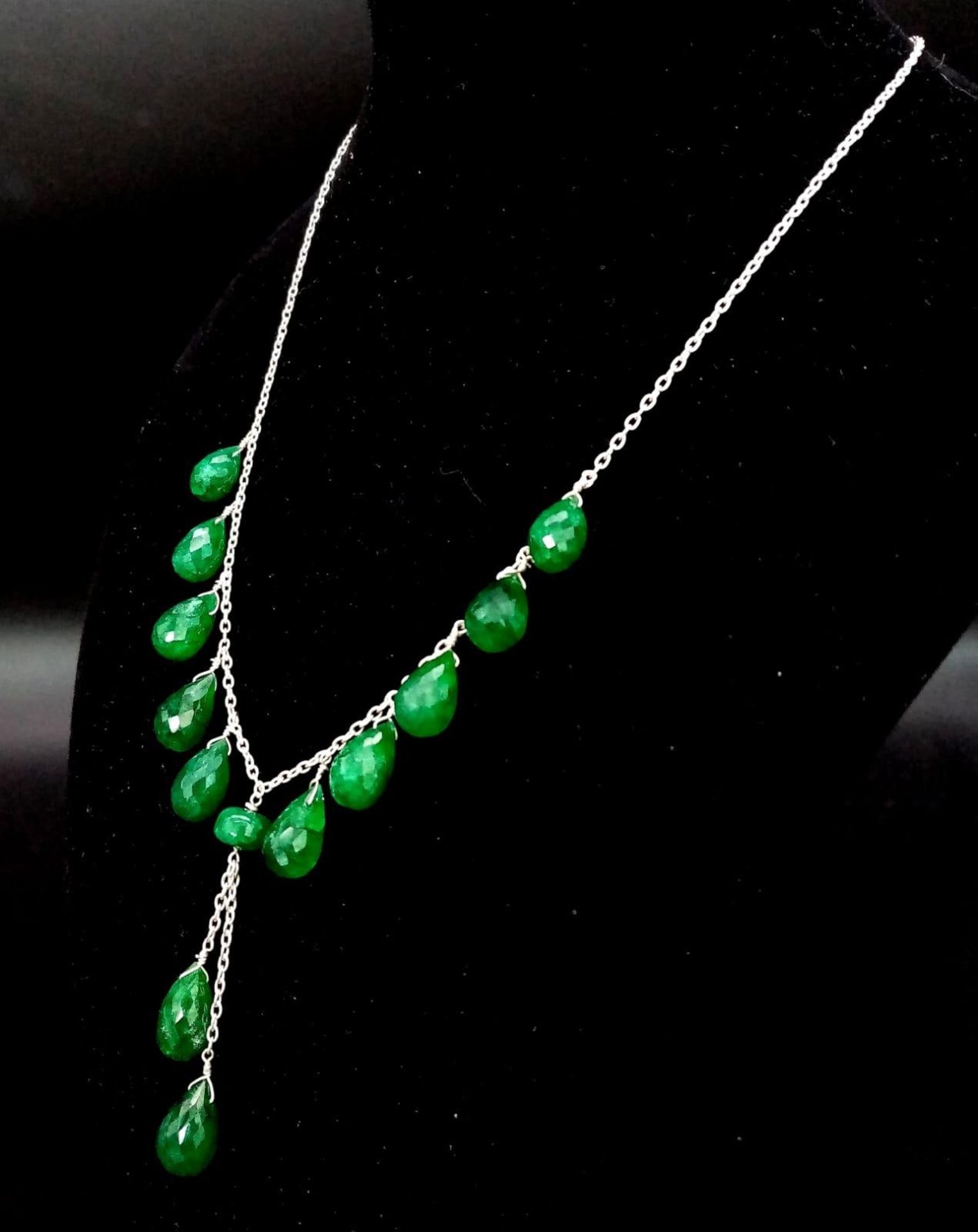 A 925 Silver Necklace with Briolite Cut Emerald Drops. 44cm in length, 5.5cm middle drop, 77ctw - Image 5 of 6