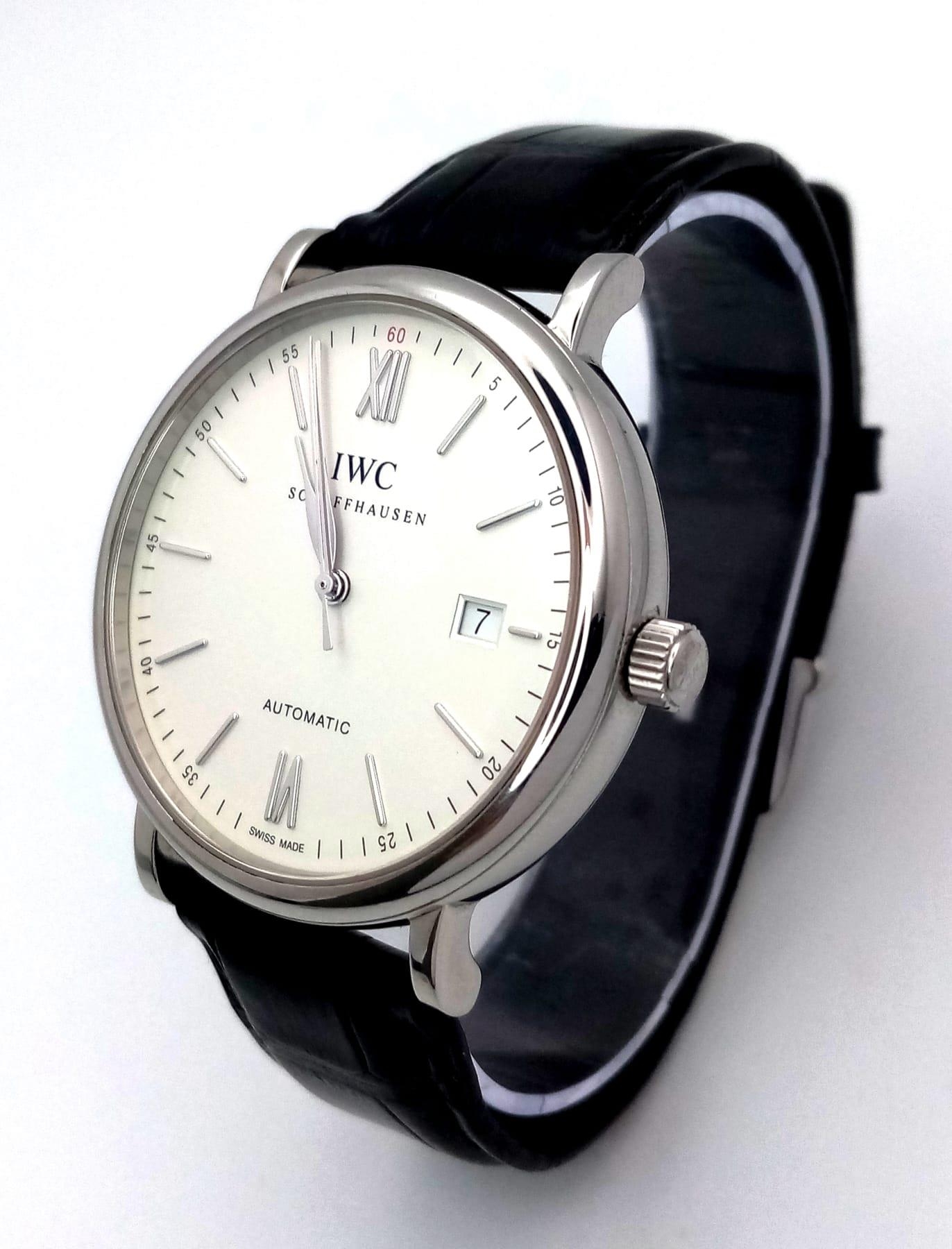 AN I.W.C. SCAFFHAUSEN AUTOMATIC GENTS WATCH IN STAINLESS STEEL WITH CREAM DIAL AND DATE BOX . 40mm - Image 2 of 7
