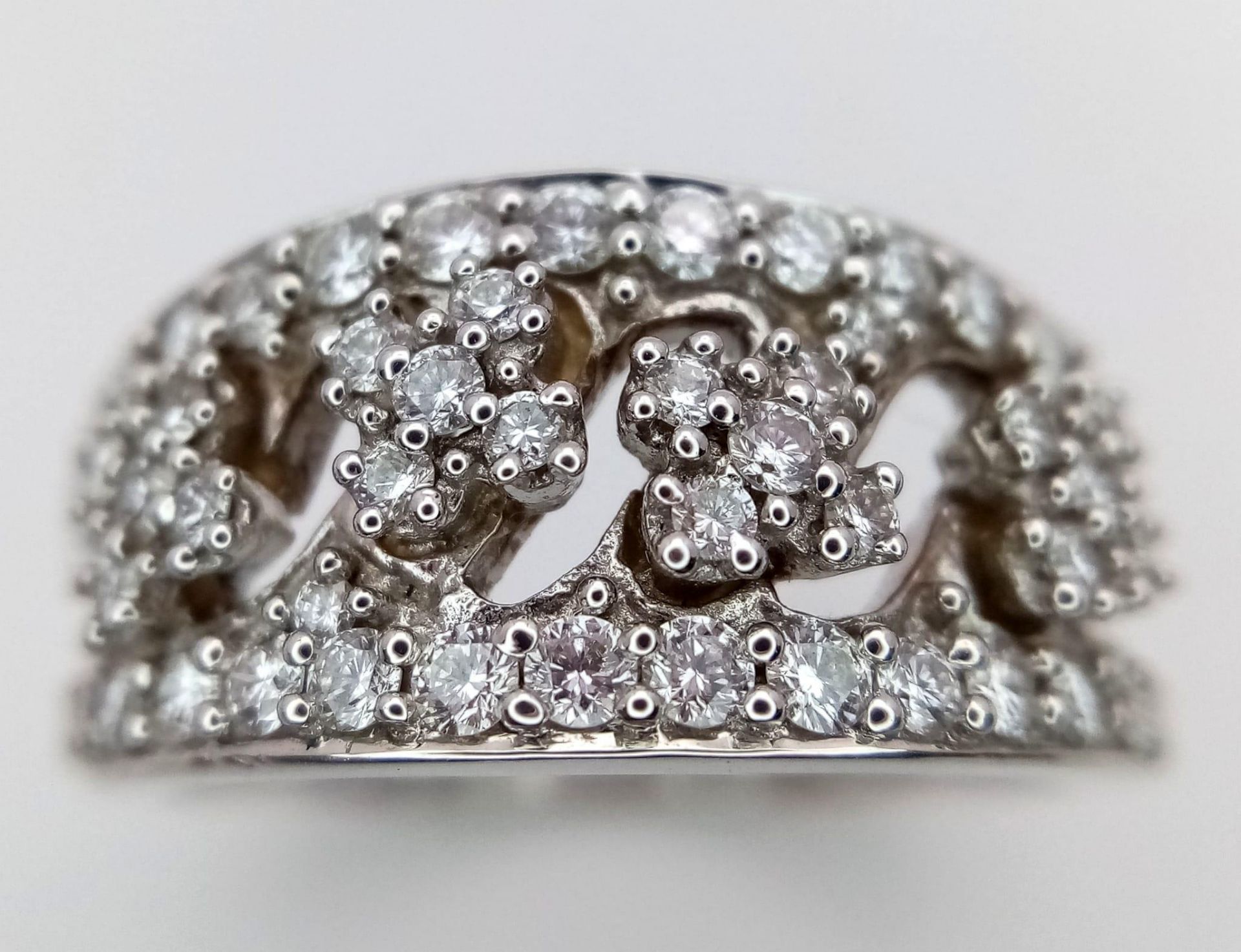 A 18CT WHITE GOLD FANCY WIDE BAND DIAMOND SET RING 5.8G 0.85CT SIZE N/O ref: P194 - Image 2 of 5