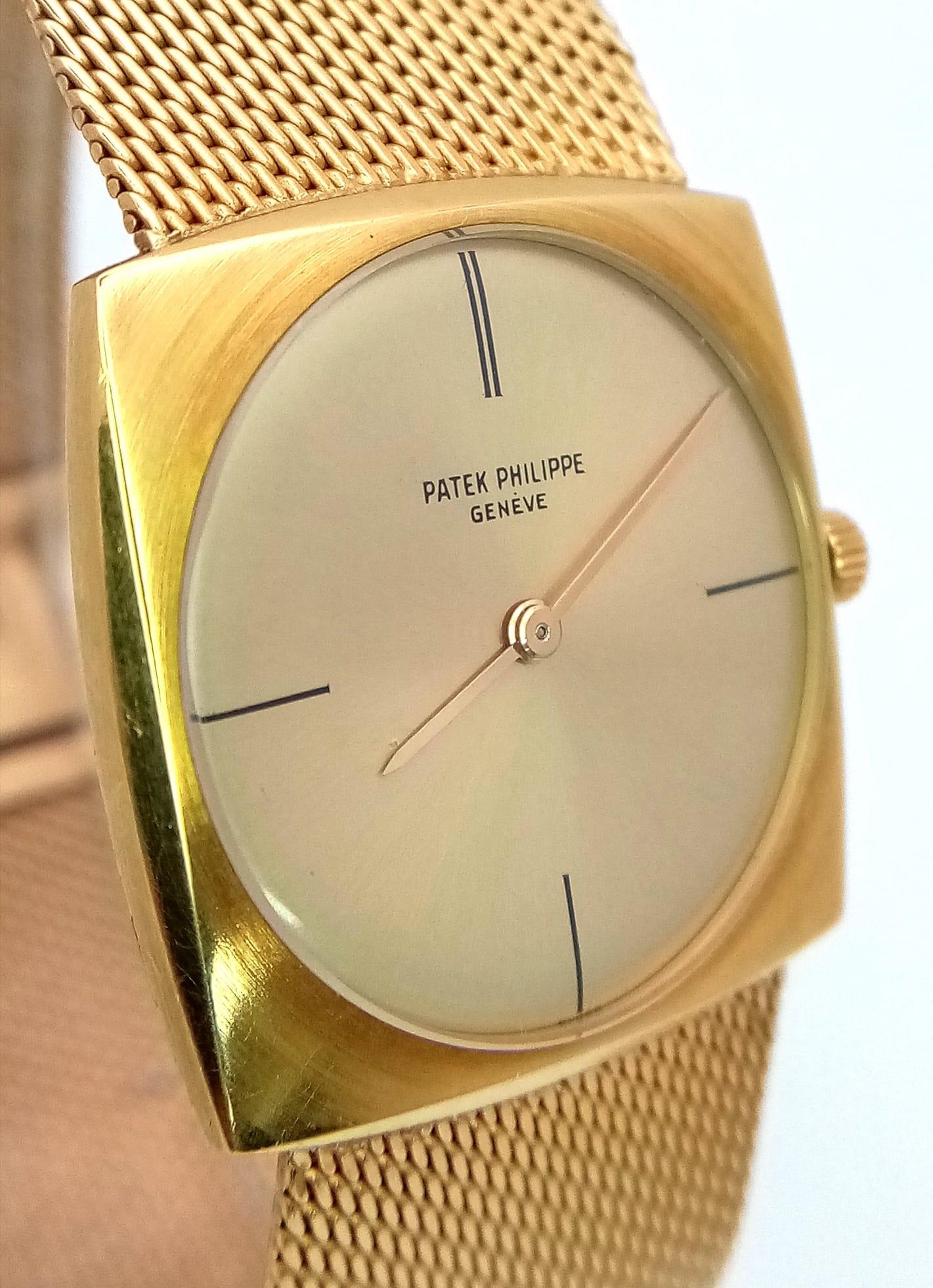 A Classic Vintage Patek Philippe 18K Gold Ladies Watch. 18k gold bracelet and square case - 28mm. - Image 3 of 6